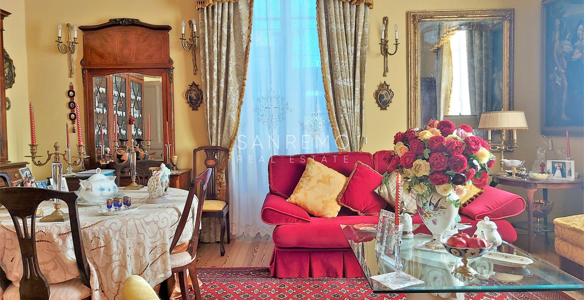 Art Nouveau apartment in the city center...must see
