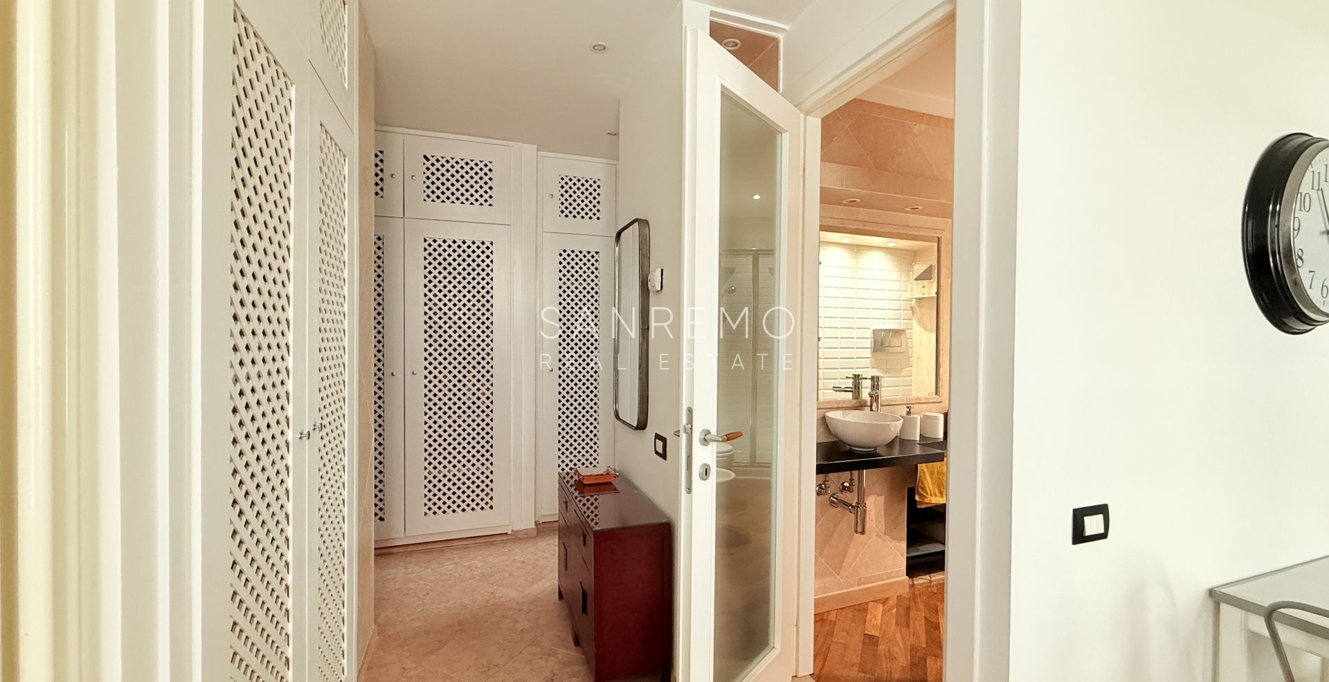 Elegant and renovated two-room apartment in the heart of Sanremo