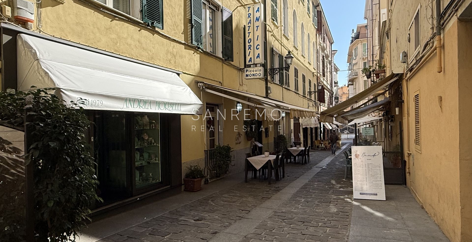 Elegant and renovated two-room apartment in the heart of Sanremo