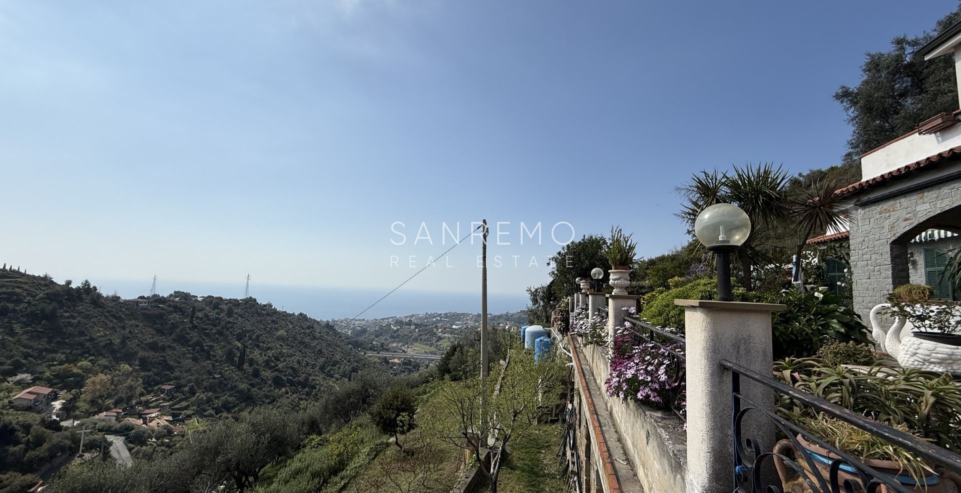 Villa for sale on the Sanremo Hill with amazing sea view