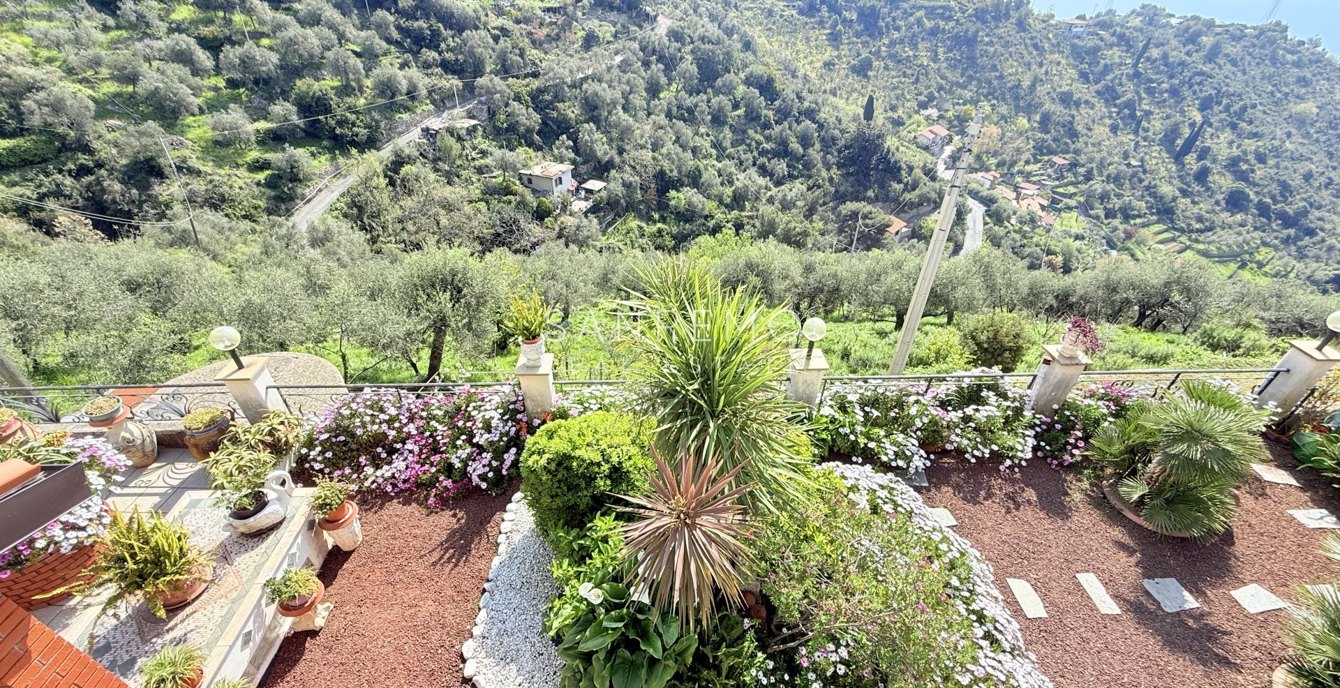 Villa for sale on the Sanremo Hill with amazing sea view