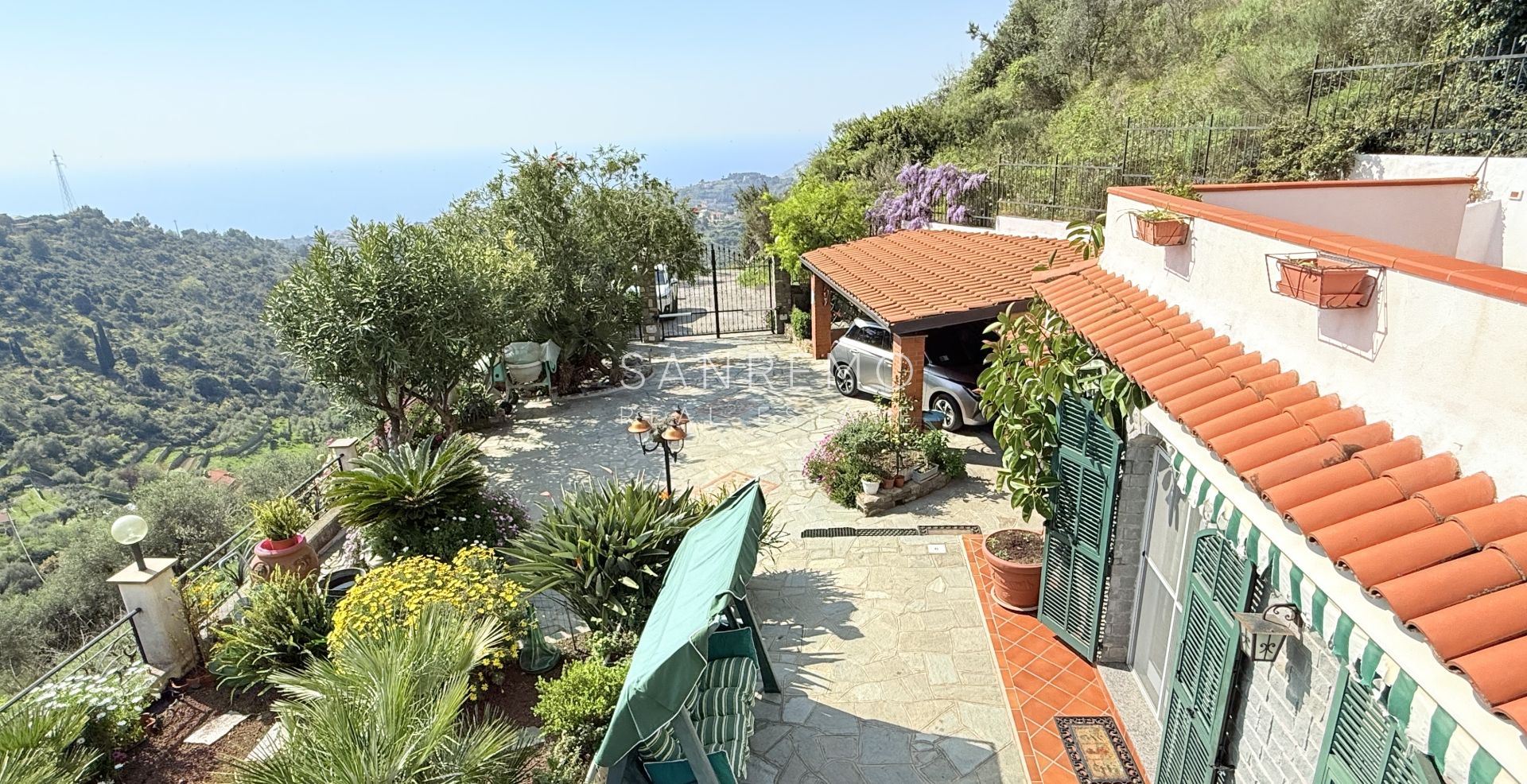 Villa for sale on the Sanremo Hill with amazing sea view