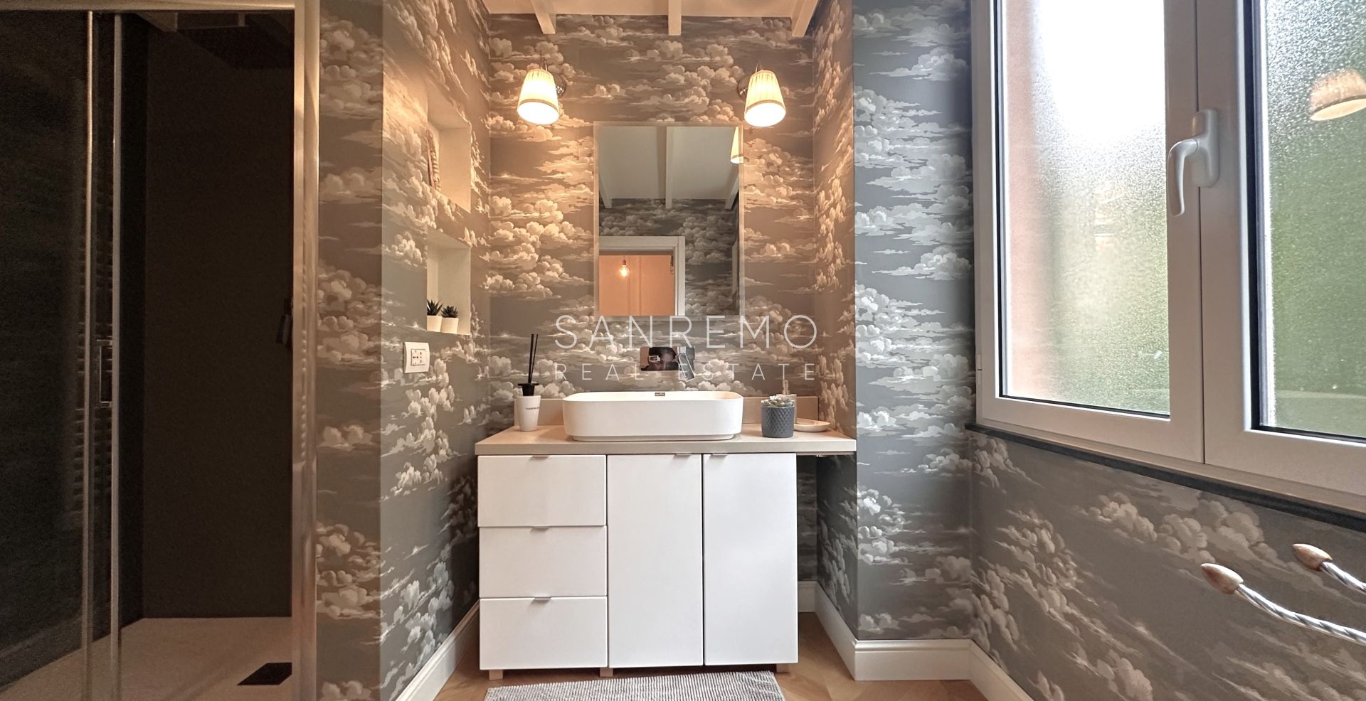 Charming apartment close to the Ariston theatre