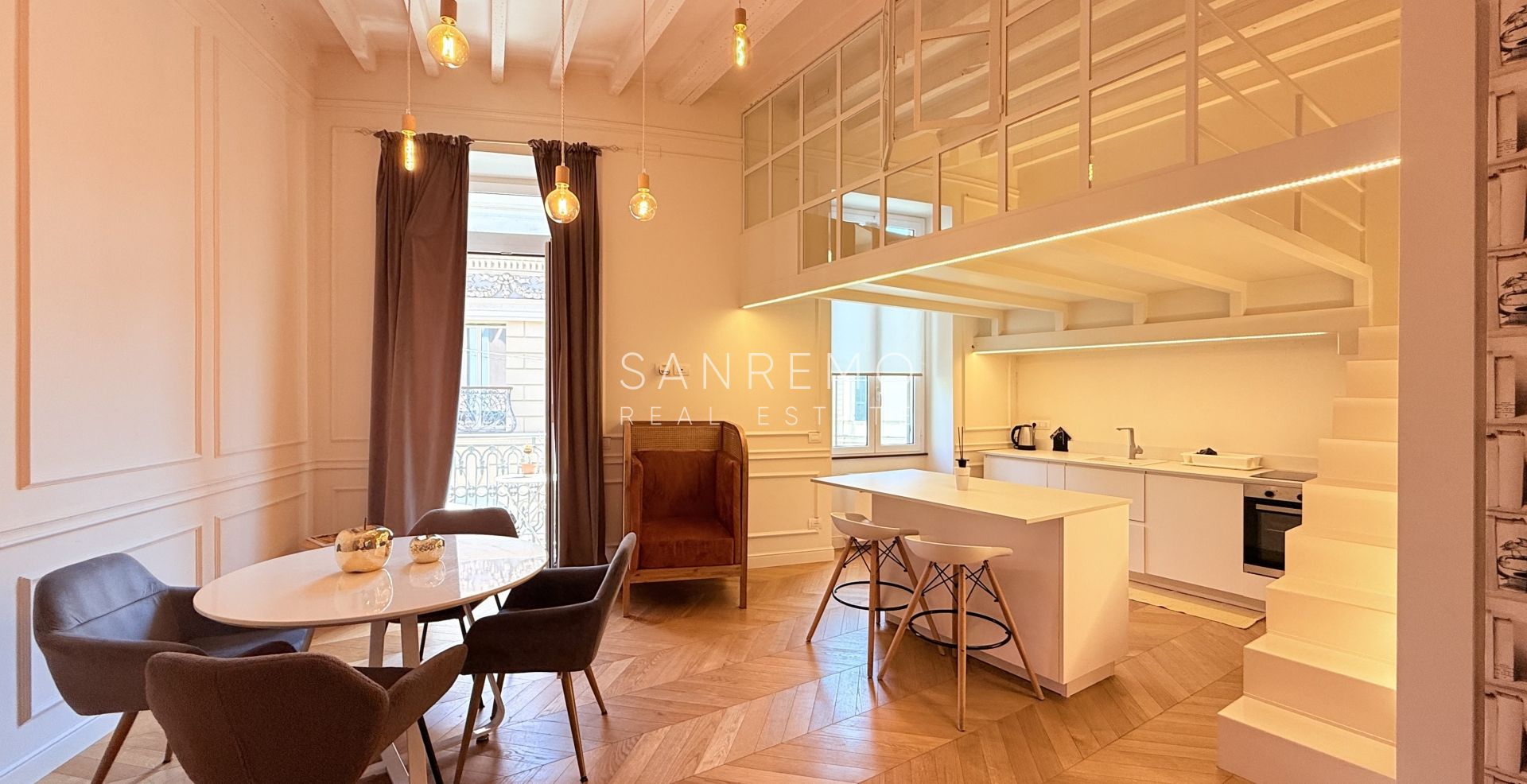 Charming apartment close to the Ariston theatre