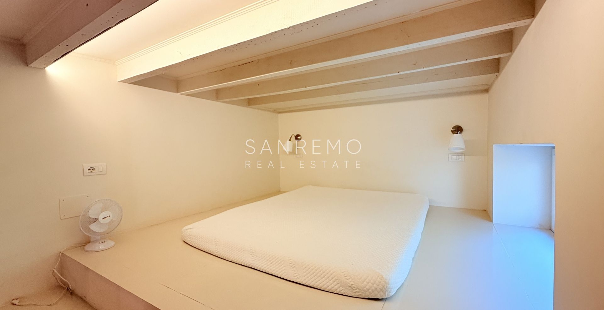 Charming apartment close to the Ariston theatre