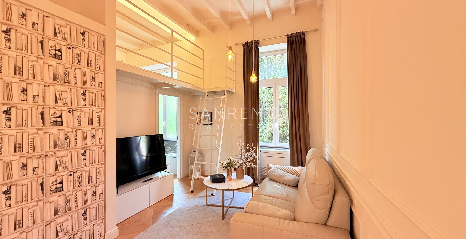 Charming apartment close to the Ariston theatre