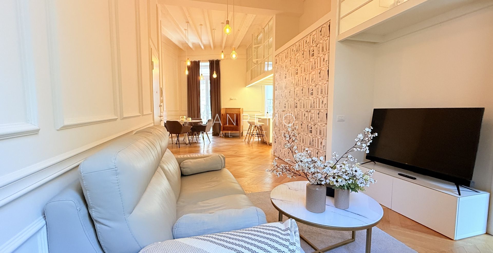 Charming apartment close to the Ariston theatre