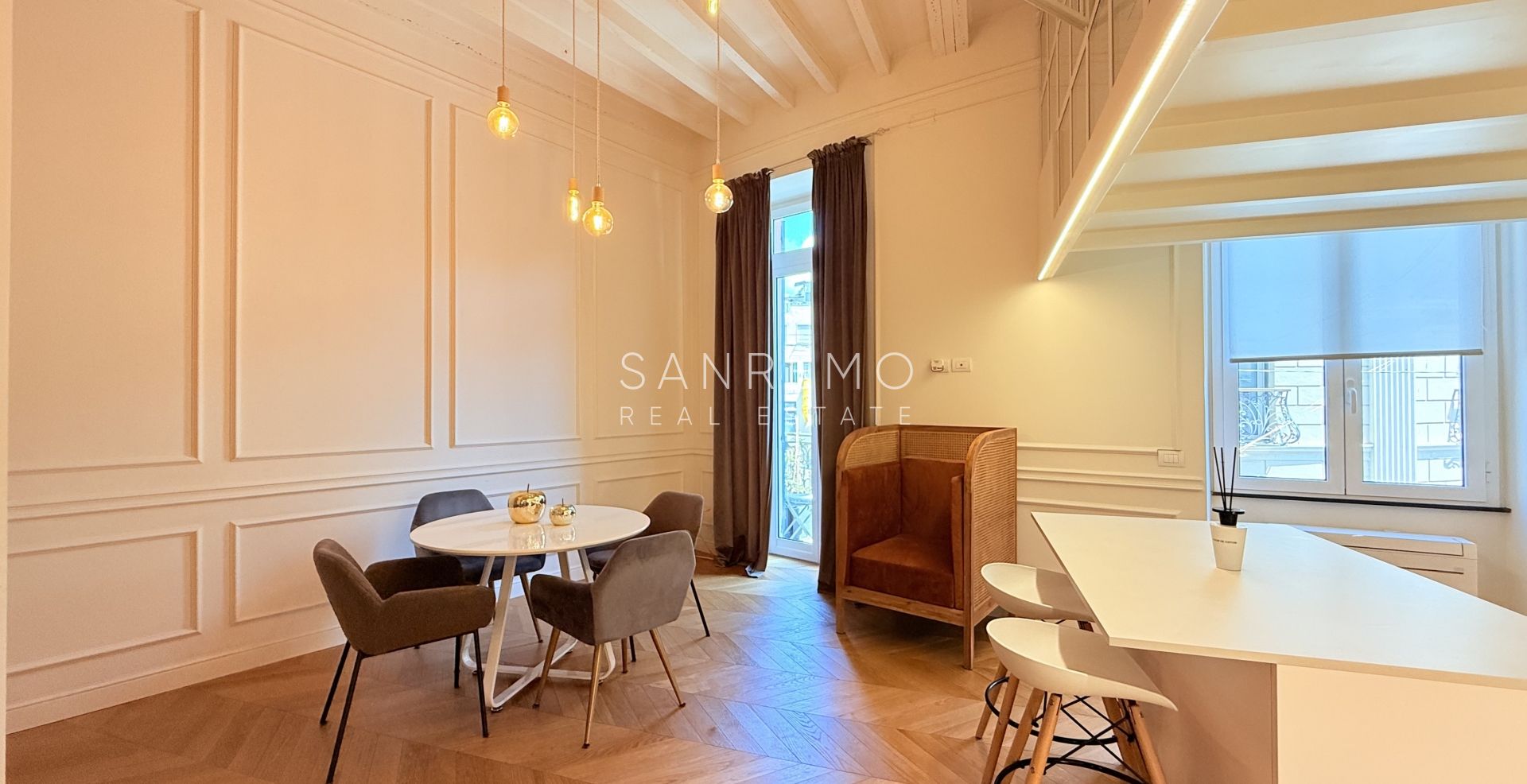 Charming apartment close to the Ariston theatre