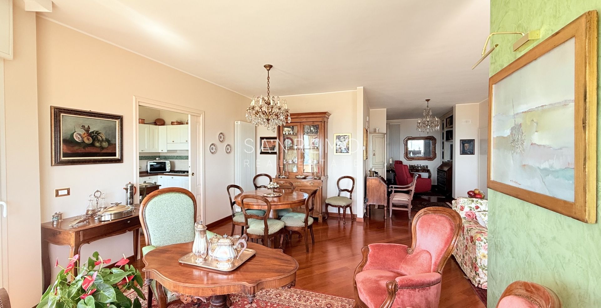 Spacious apartment with terrace and sea view in elegant condominium with concierge