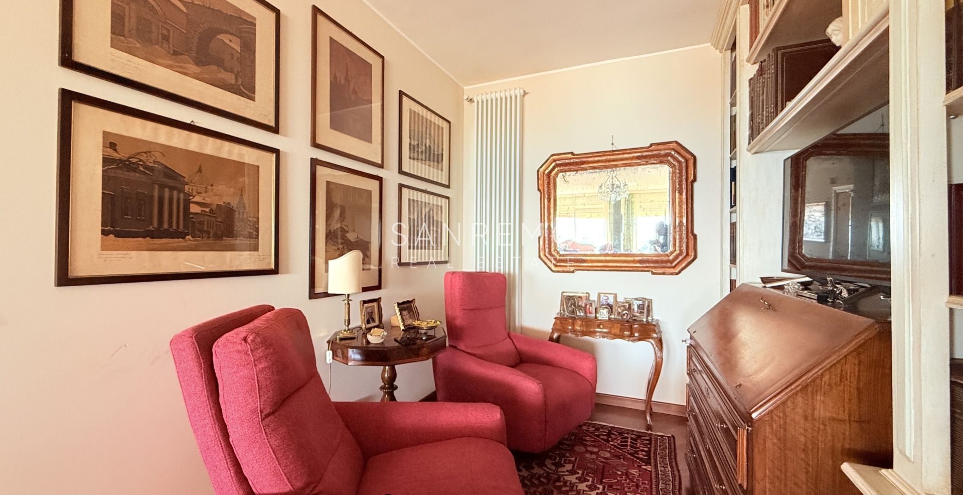 Spacious apartment with terrace and sea view in elegant condominium with concierge
