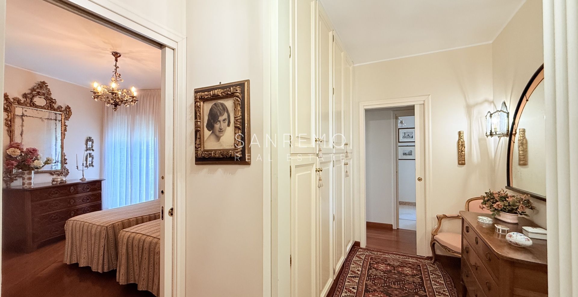 Spacious apartment with terrace and sea view in elegant condominium with concierge