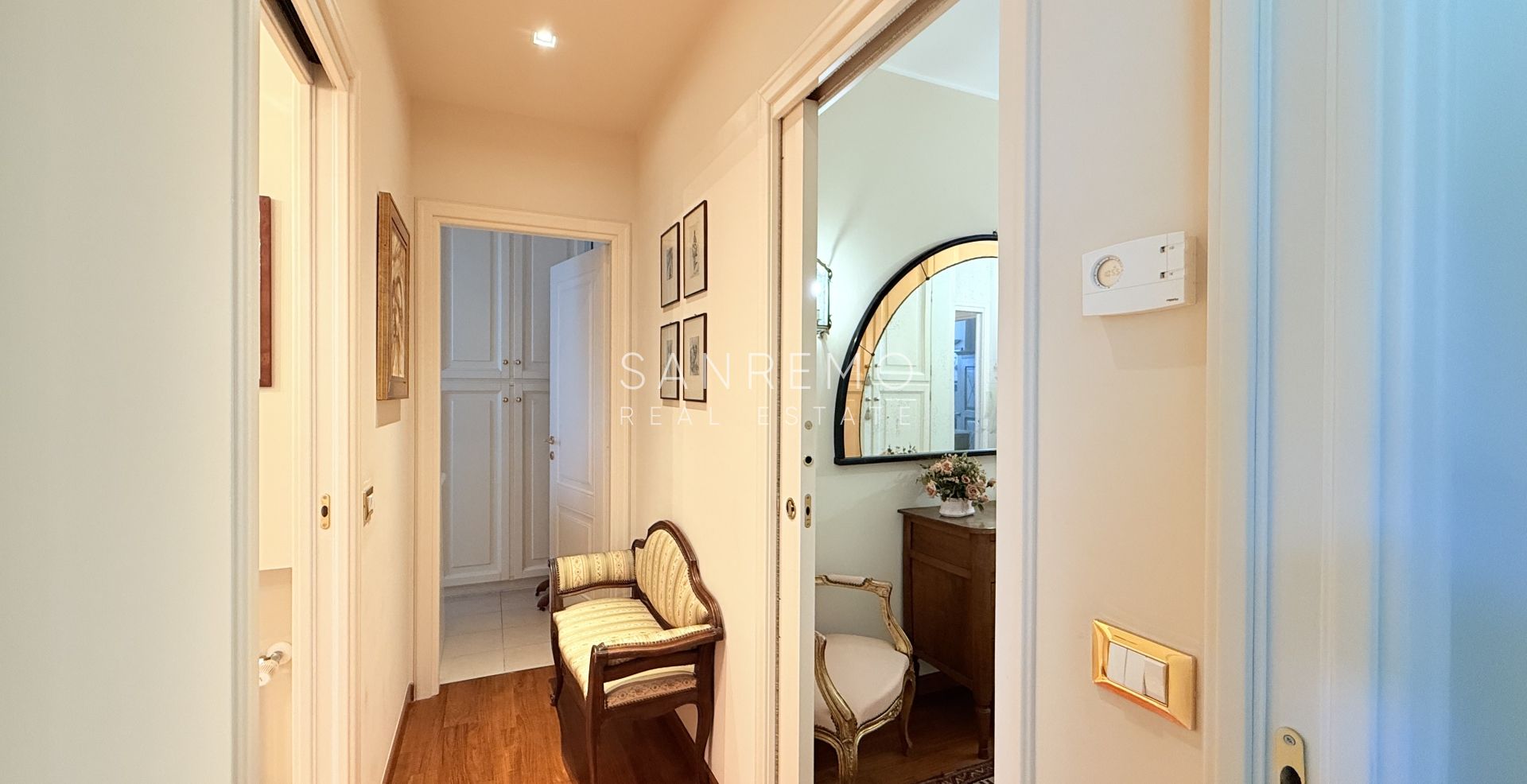 Spacious apartment with terrace and sea view in elegant condominium with concierge