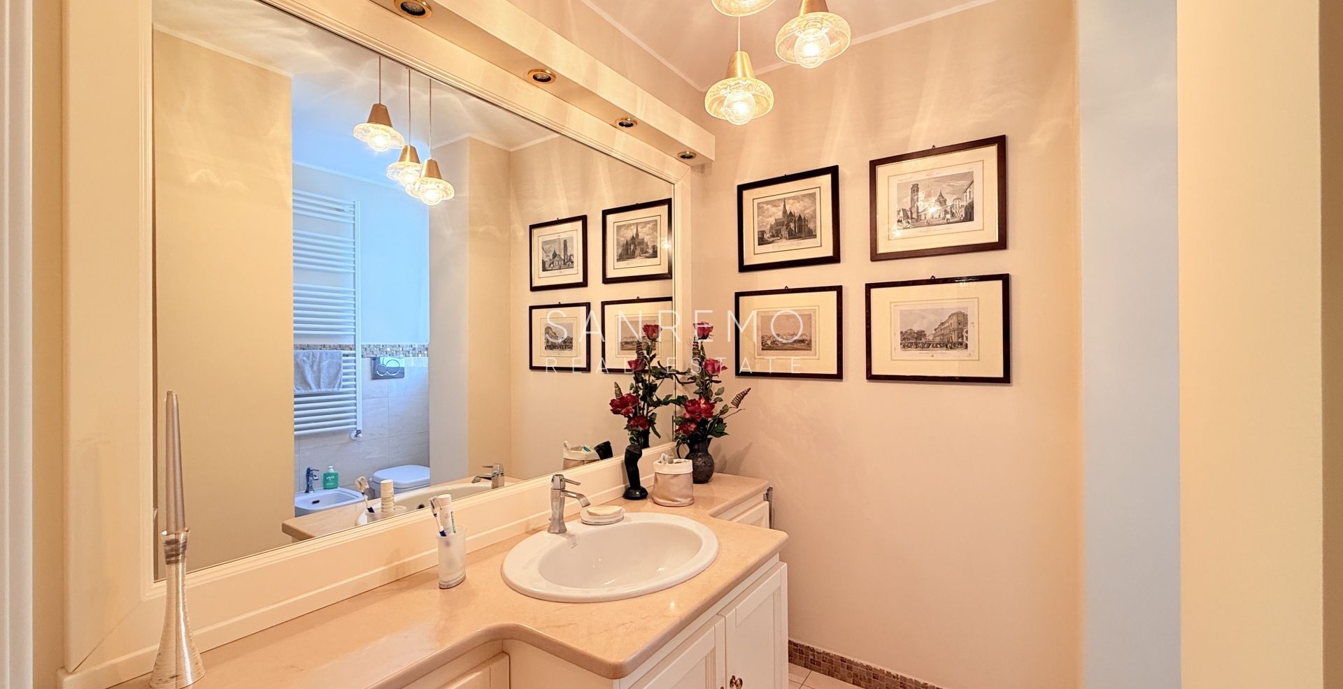 Spacious apartment with terrace and sea view in elegant condominium with concierge