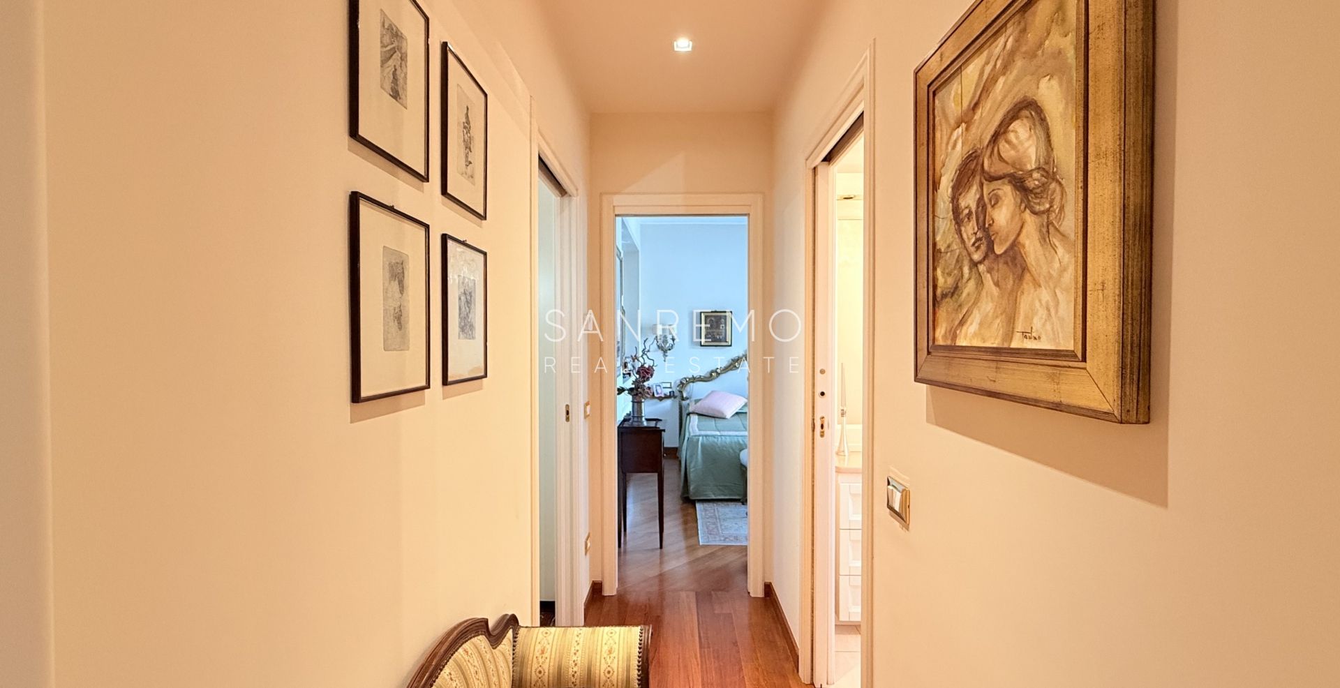 Spacious apartment with terrace and sea view in elegant condominium with concierge