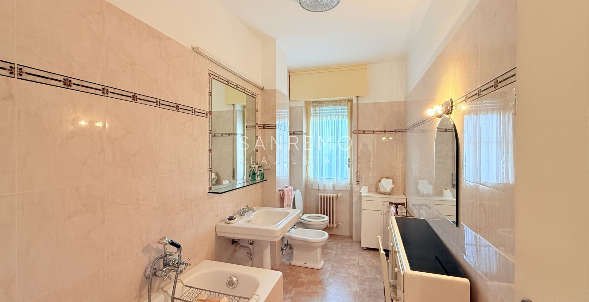 3 bedrooms apartment for sale in Sanremo with nice sea view
