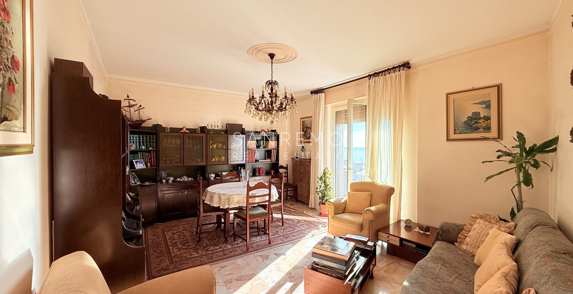 Penthouse for sale in Sanremo with sea view