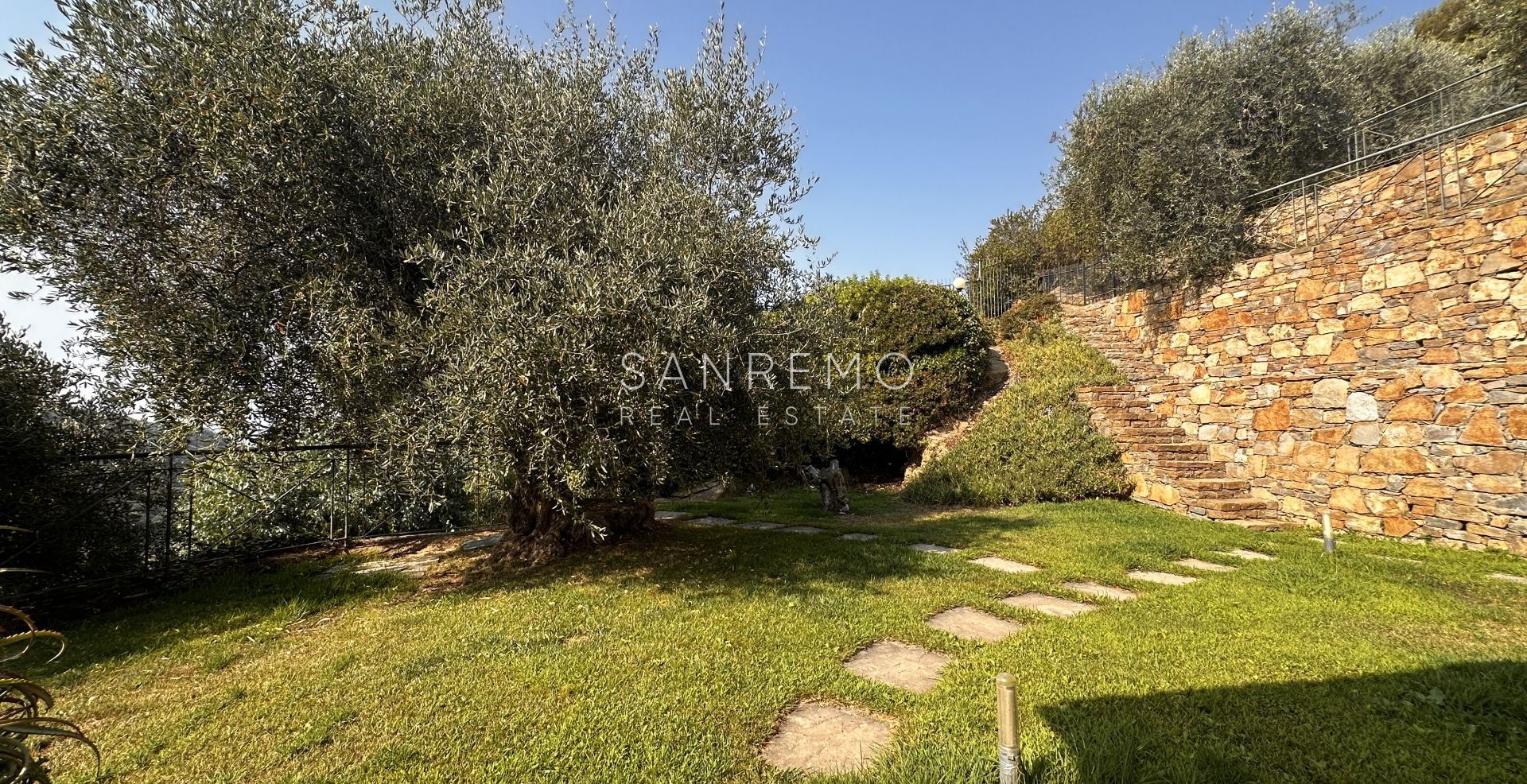 Villa with sea view on the first hill of Bordighera – Elegance, comfort, and breathtaking scenery