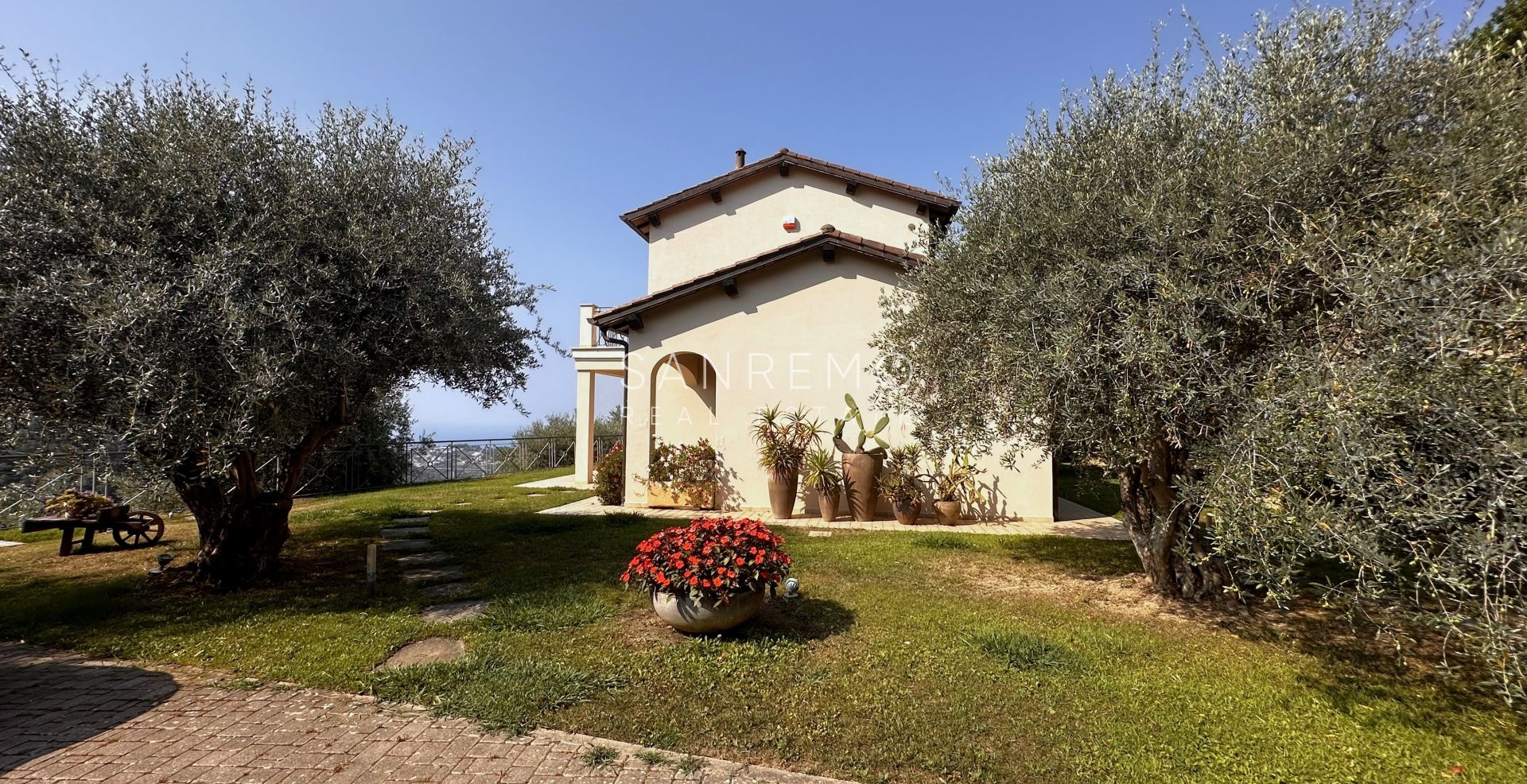 Villa with sea view on the first hill of Bordighera – Elegance, comfort, and breathtaking scenery