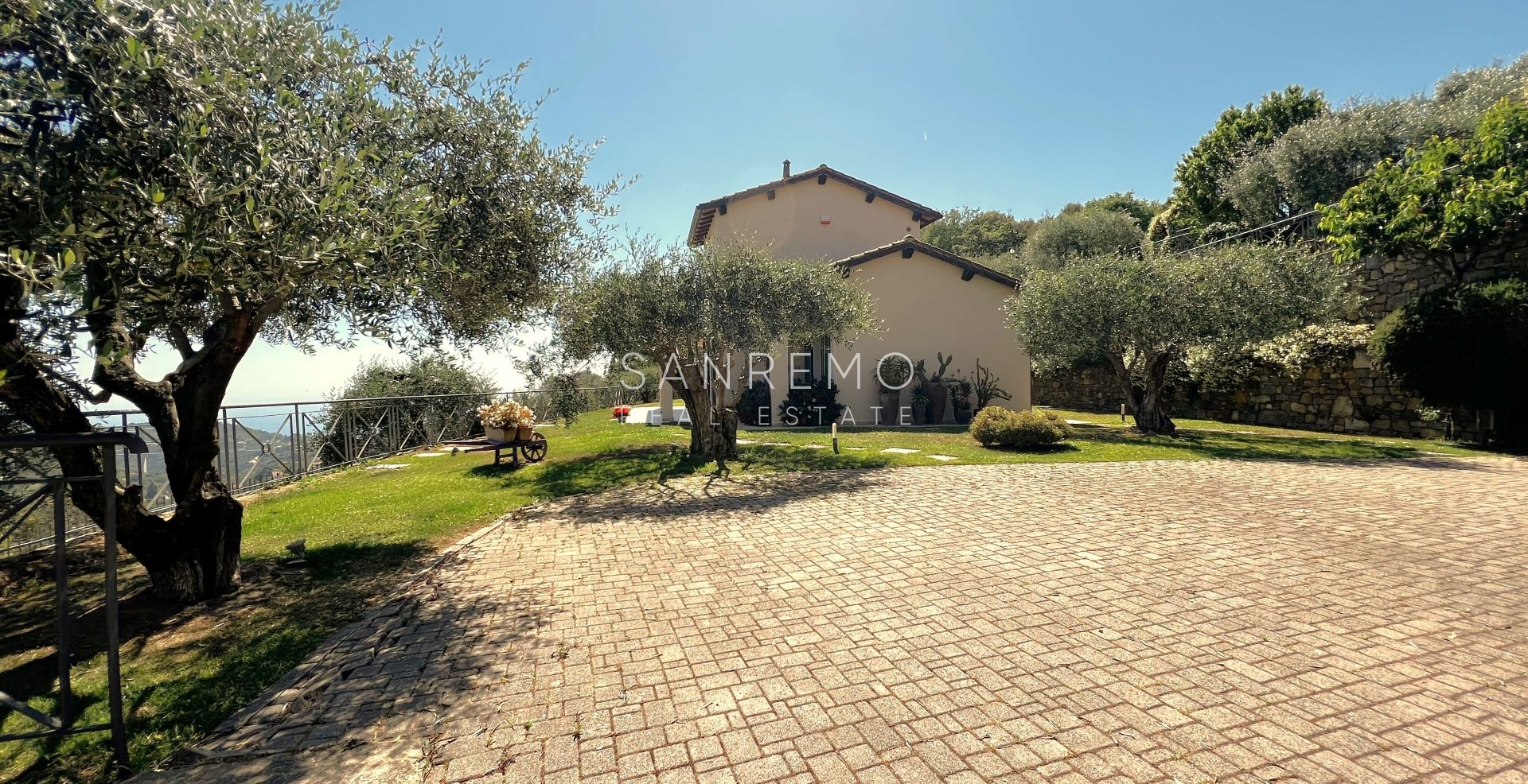 Villa with sea view on the first hill of Bordighera – Elegance, comfort, and breathtaking scenery