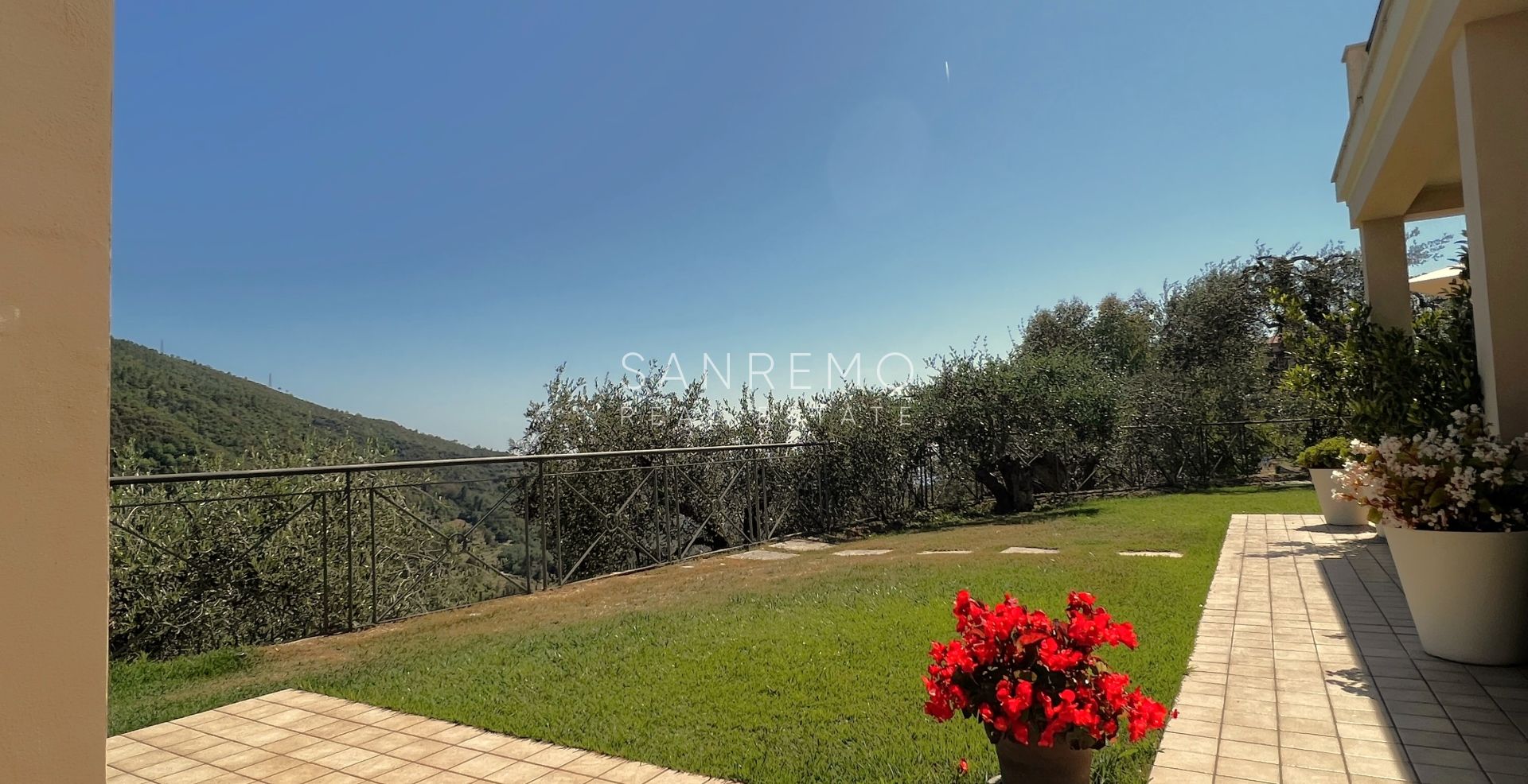 Villa with sea view on the first hill of Bordighera – Elegance, comfort, and breathtaking scenery
