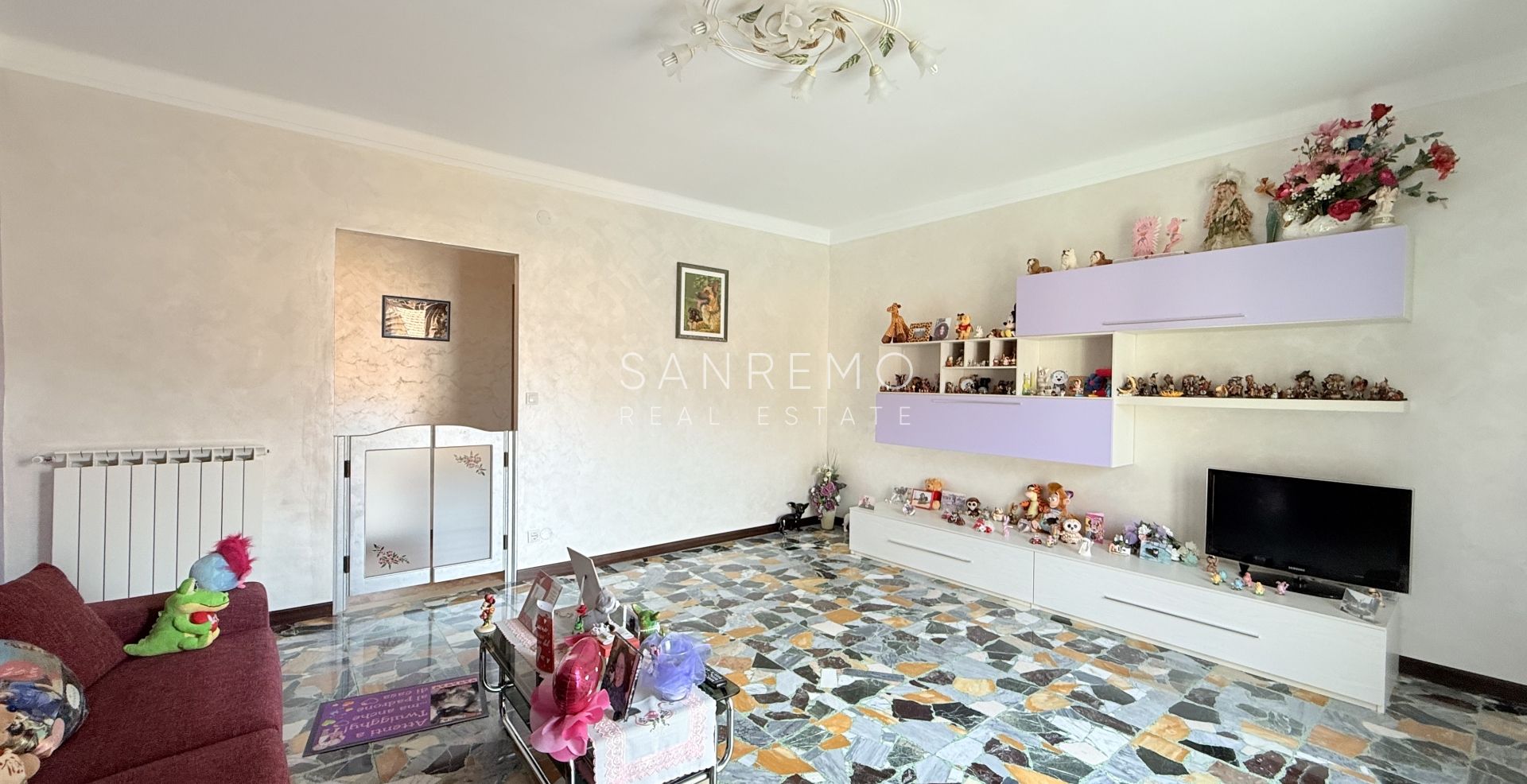 Beautifully Renovated Apartment with Two Terraces Near the Train Station