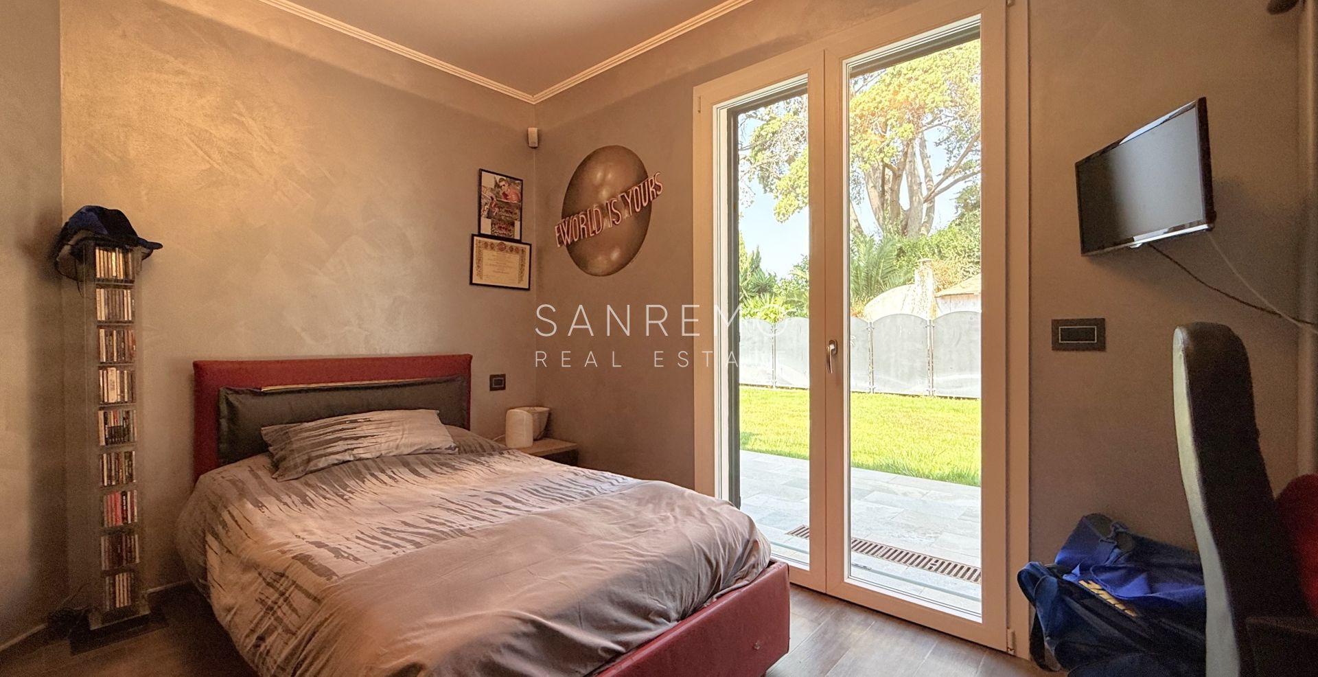Luxury villa with swimming pool and sea view in Bordighera