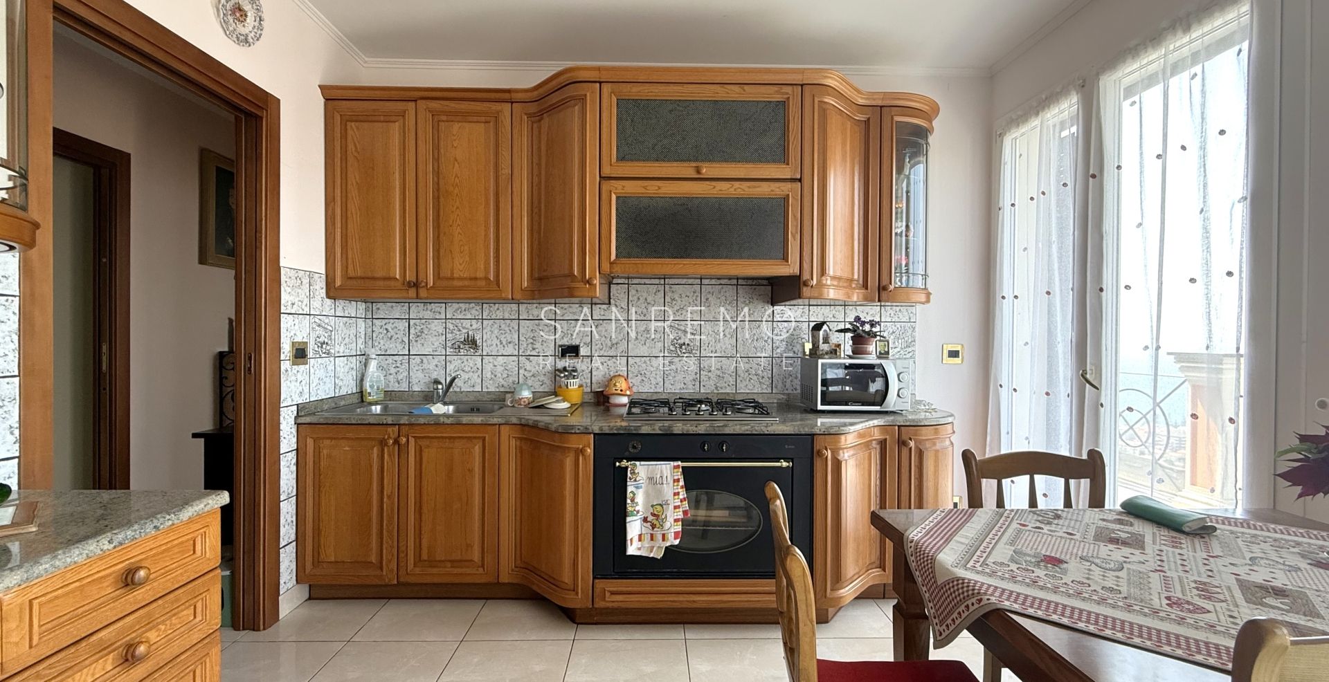 Luxury villa with swimming pool and sea view in Bordighera