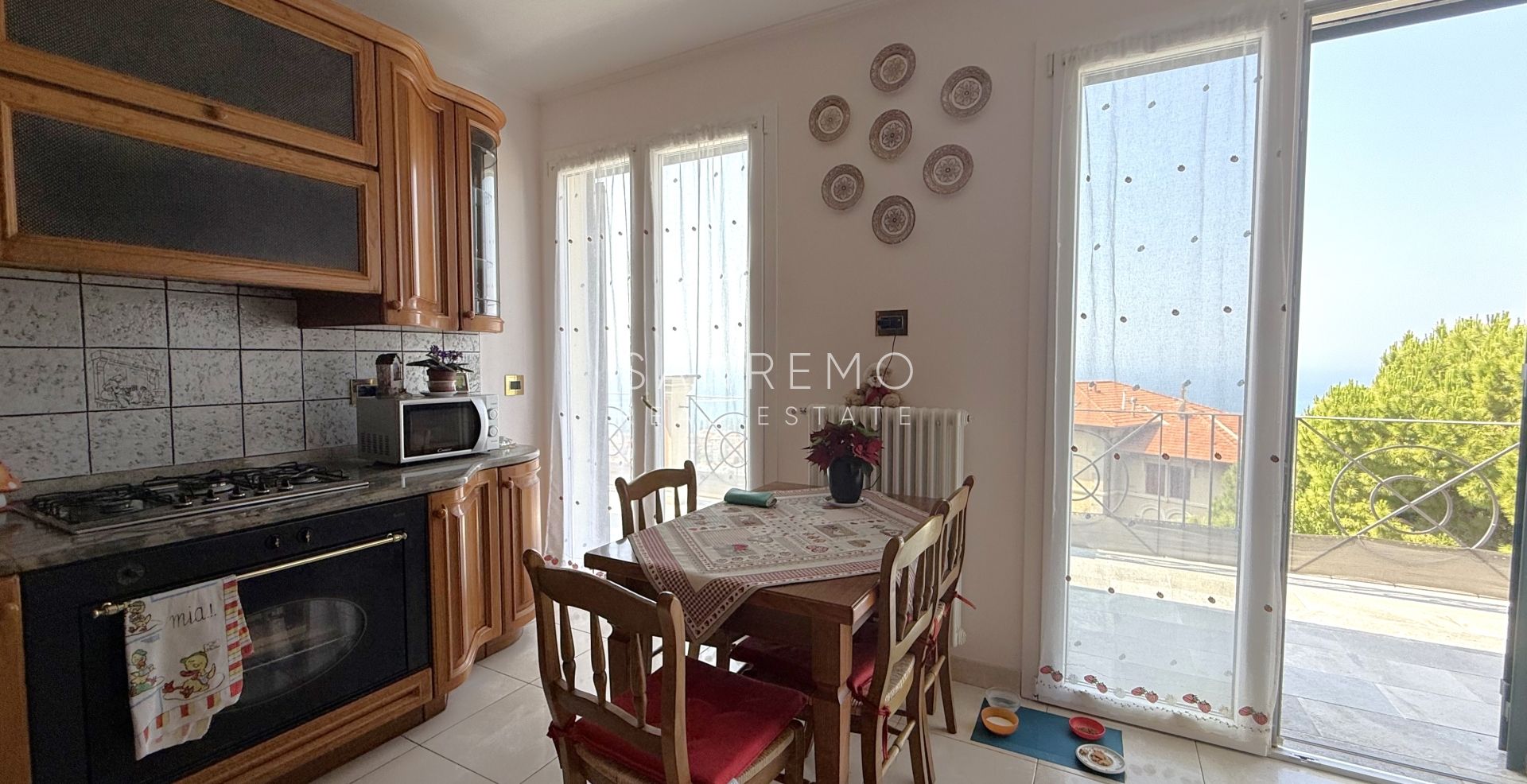 Luxury villa with swimming pool and sea view in Bordighera