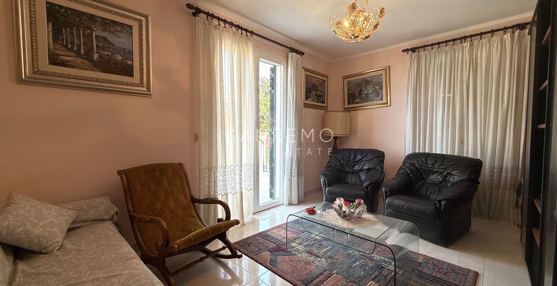 Luxury villa with swimming pool and sea view in Bordighera