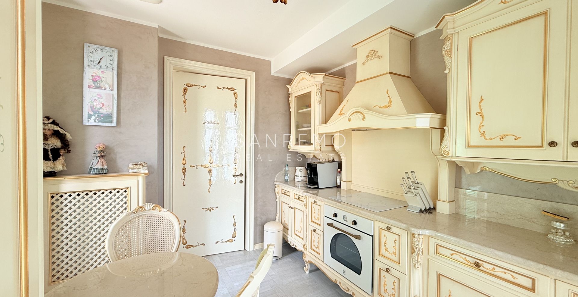 Penthouse in Ospedaletti with heated indoor swimming pool