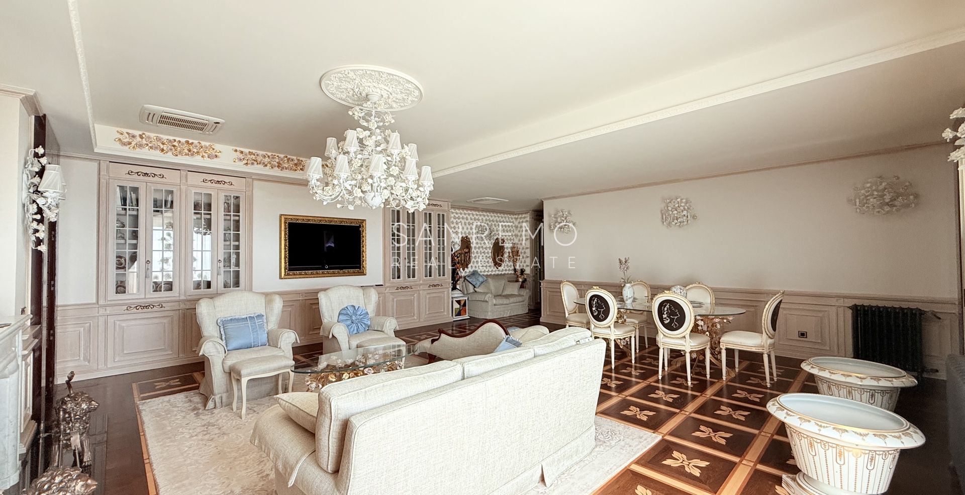 Penthouse in Ospedaletti with heated indoor swimming pool