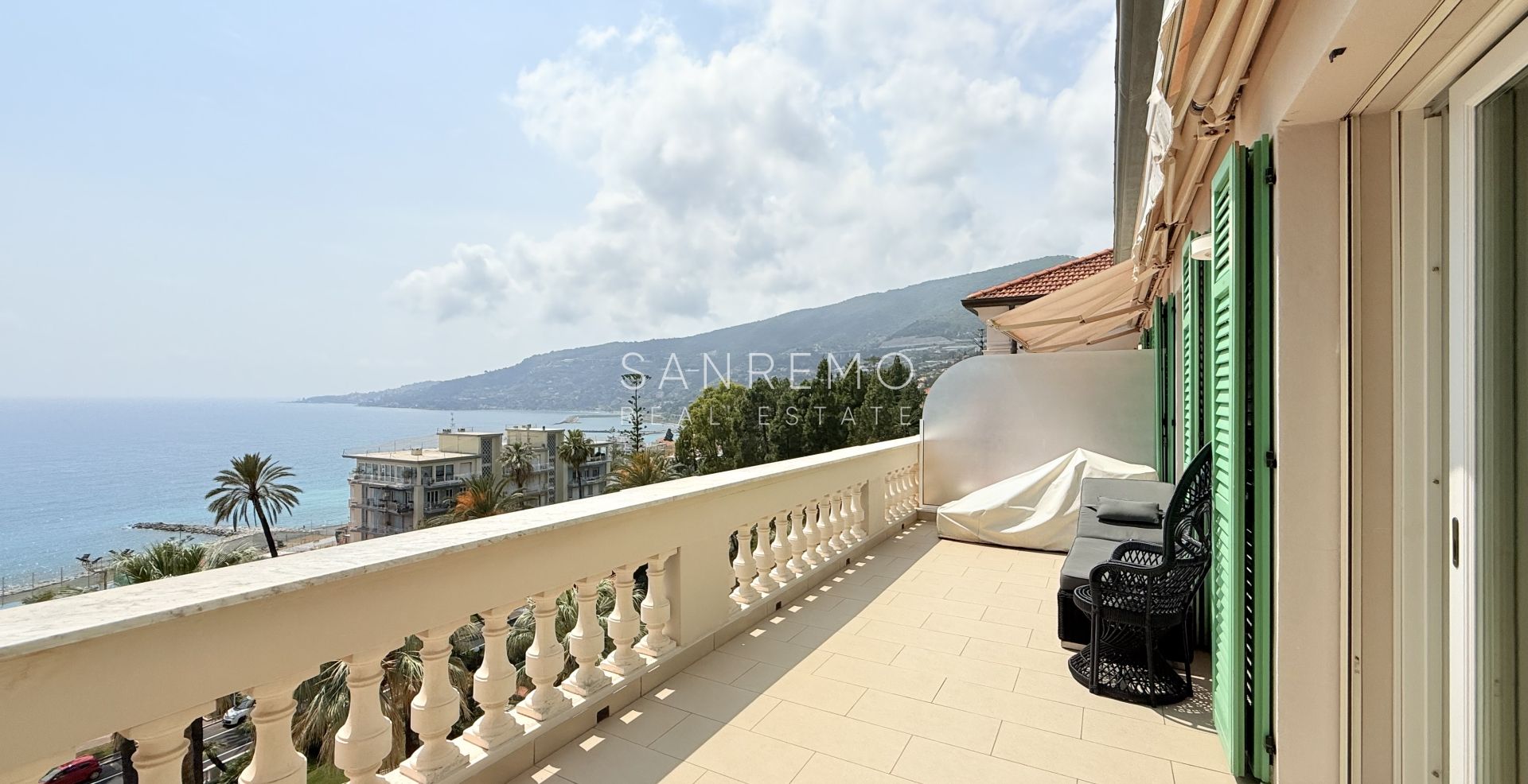 Penthouse in Ospedaletti with heated indoor swimming pool