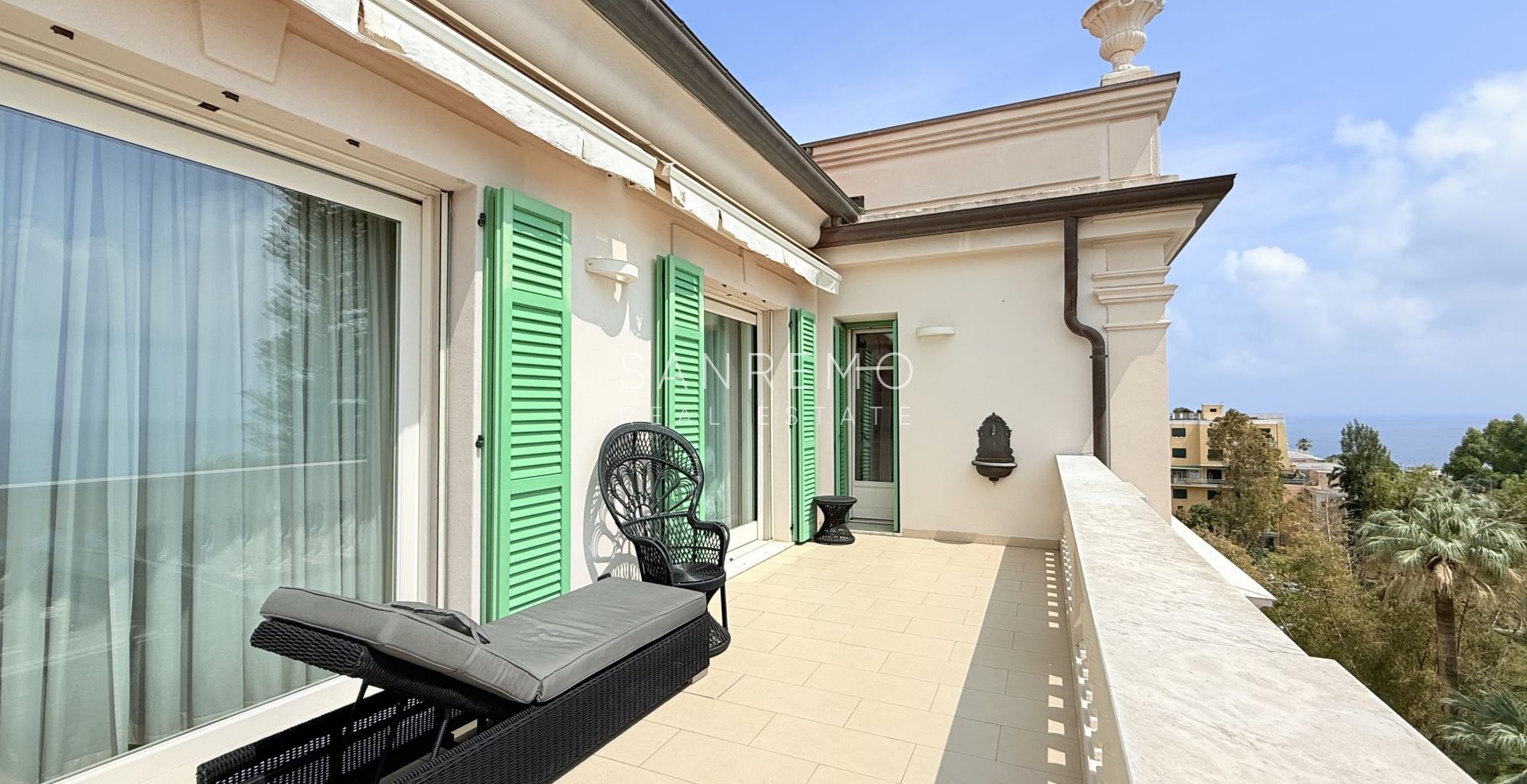 Penthouse in Ospedaletti with heated indoor swimming pool