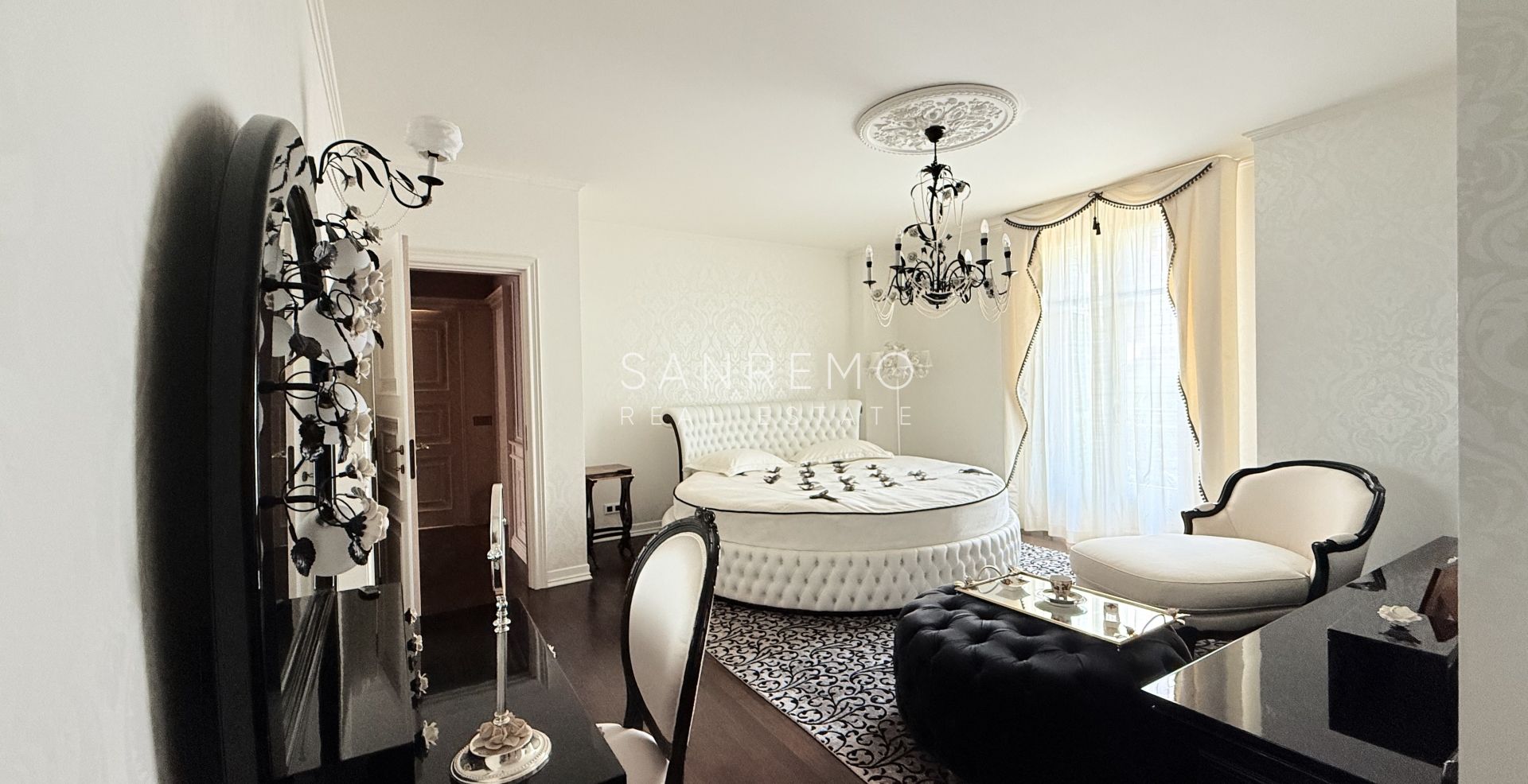 Penthouse in Ospedaletti with heated indoor swimming pool