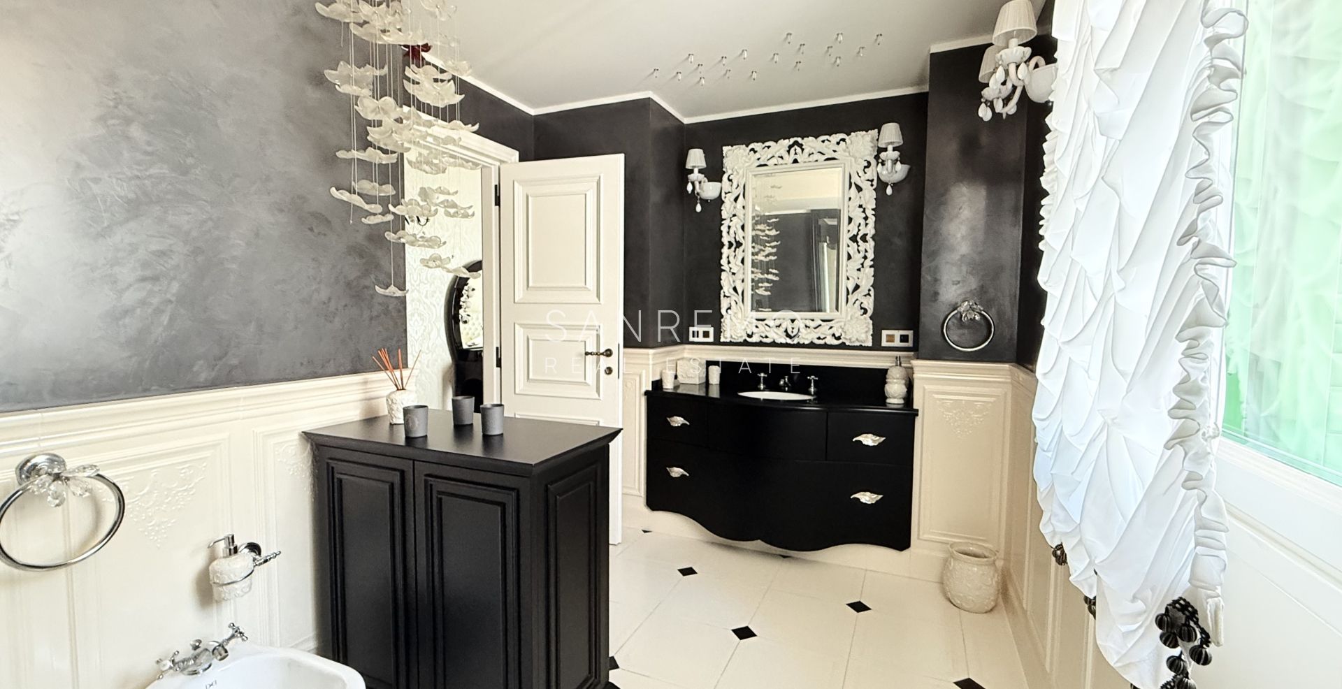 Penthouse in Ospedaletti with heated indoor swimming pool