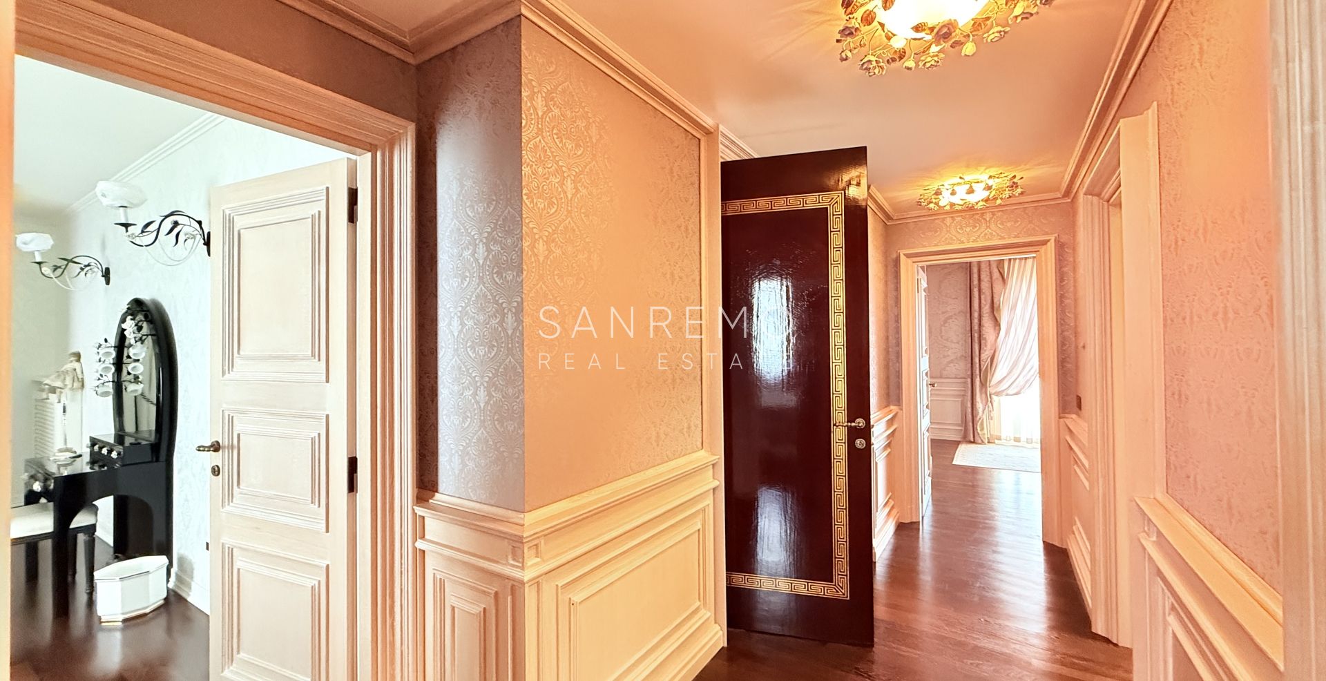 Penthouse in Ospedaletti with heated indoor swimming pool