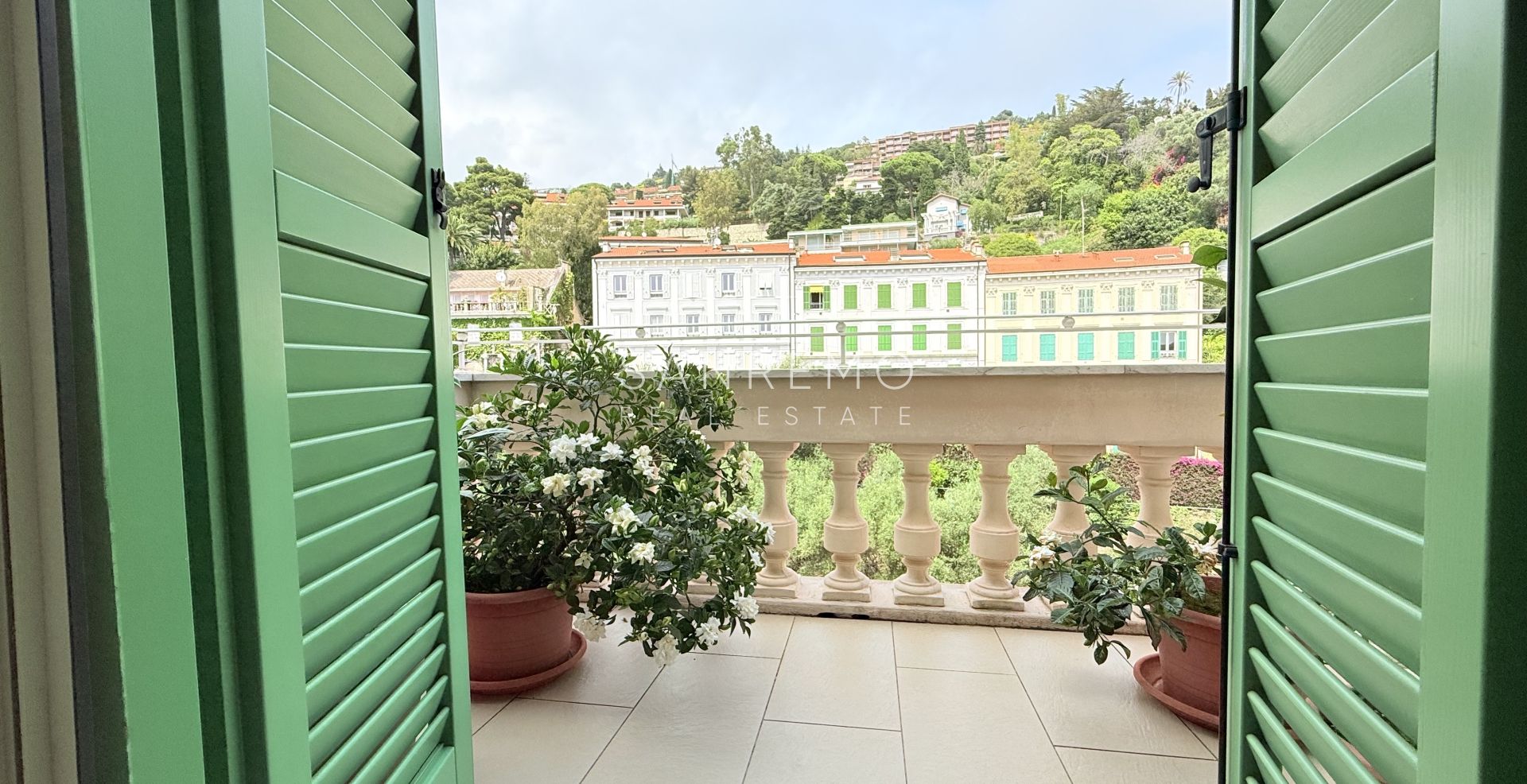 Penthouse in Ospedaletti with heated indoor swimming pool