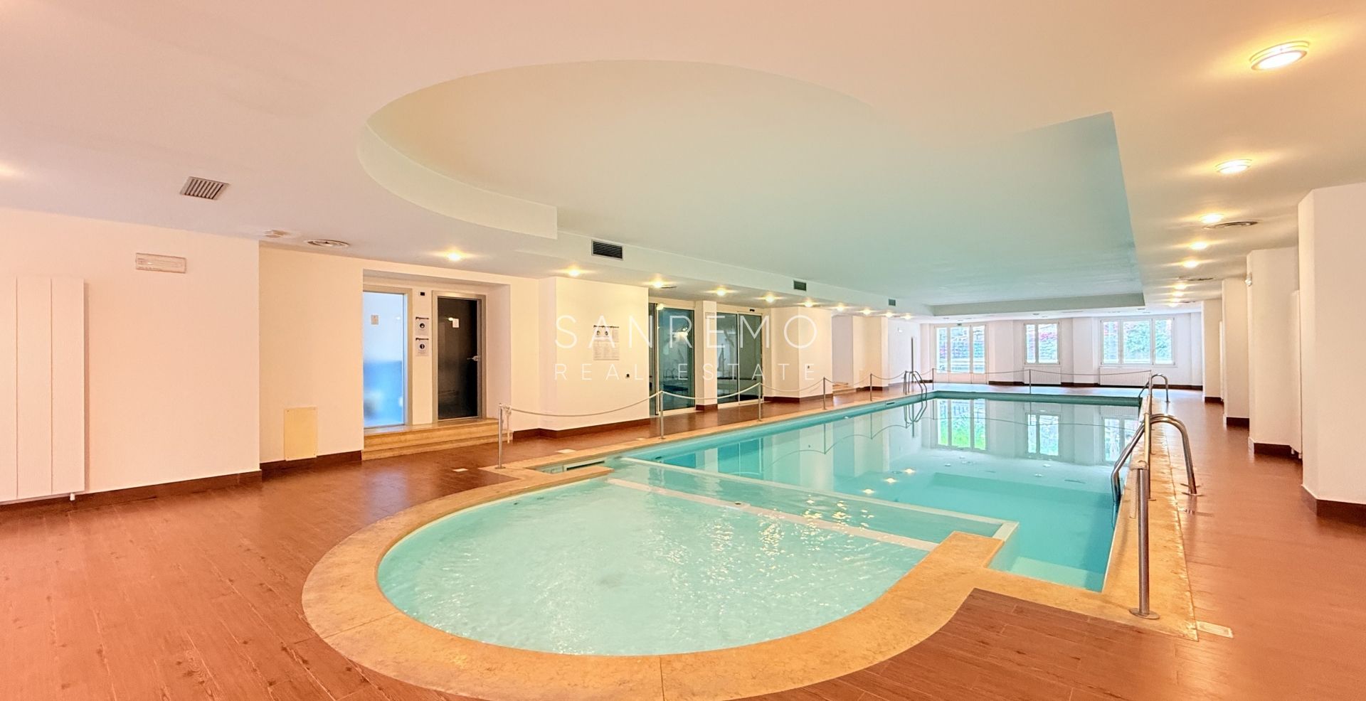 Penthouse in Ospedaletti with heated indoor swimming pool