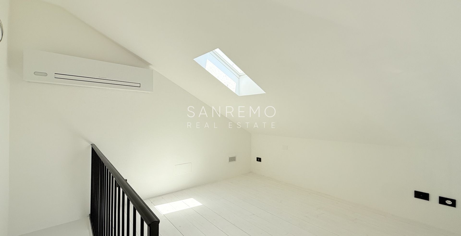 Penthouse in Sanremo close to the beach and bike path
