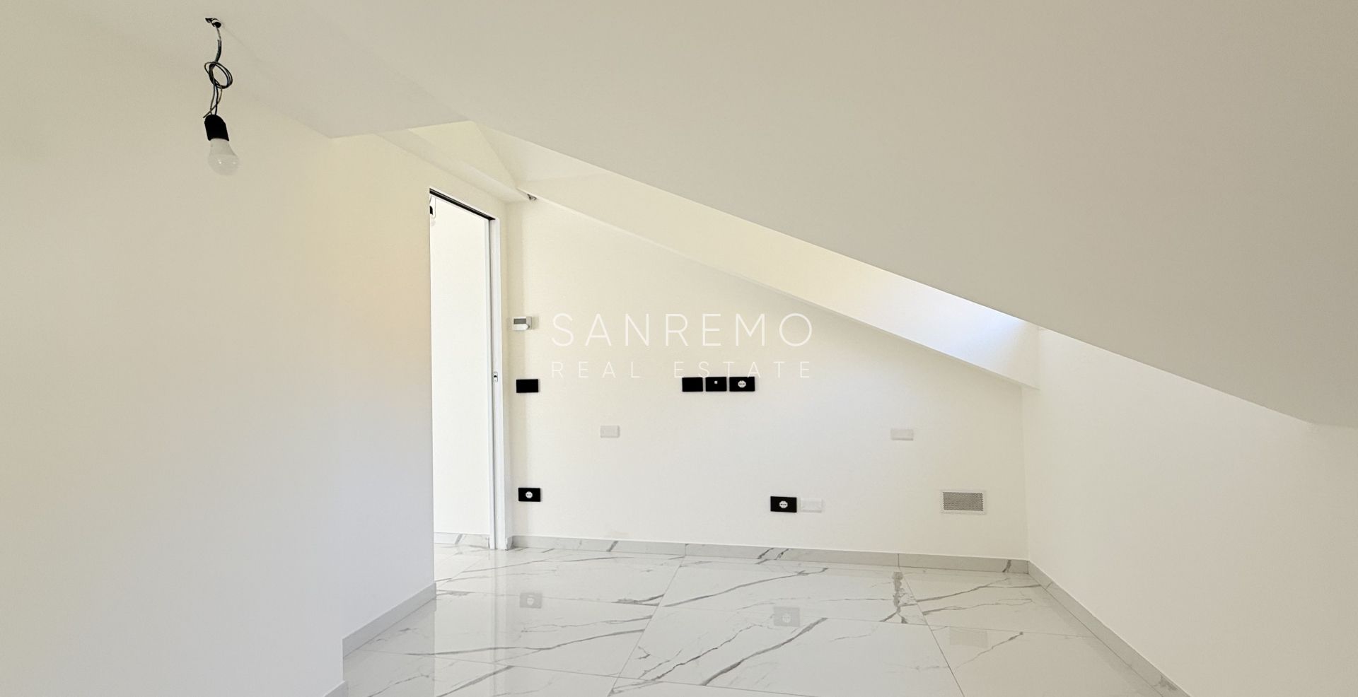 Penthouse in Sanremo close to the beach and bike path