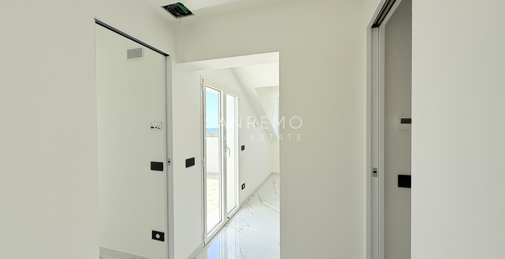 Penthouse in Sanremo close to the beach and bike path