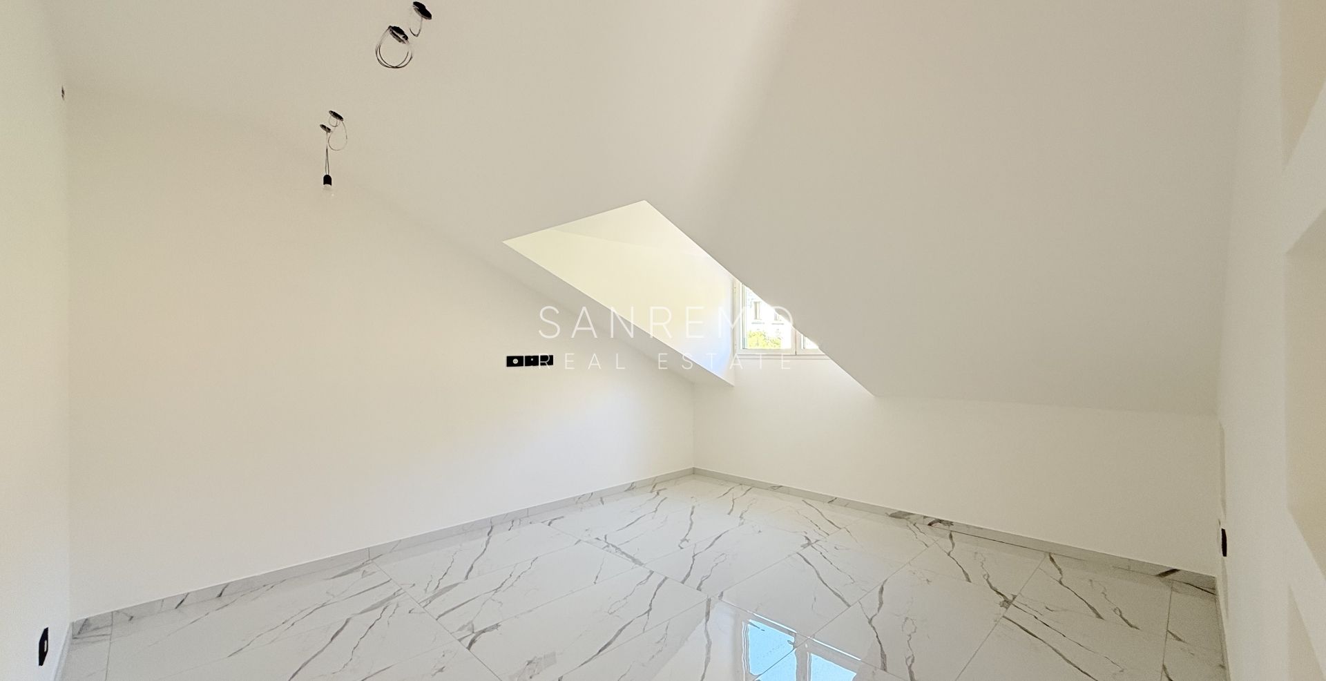 Penthouse in Sanremo close to the beach and bike path