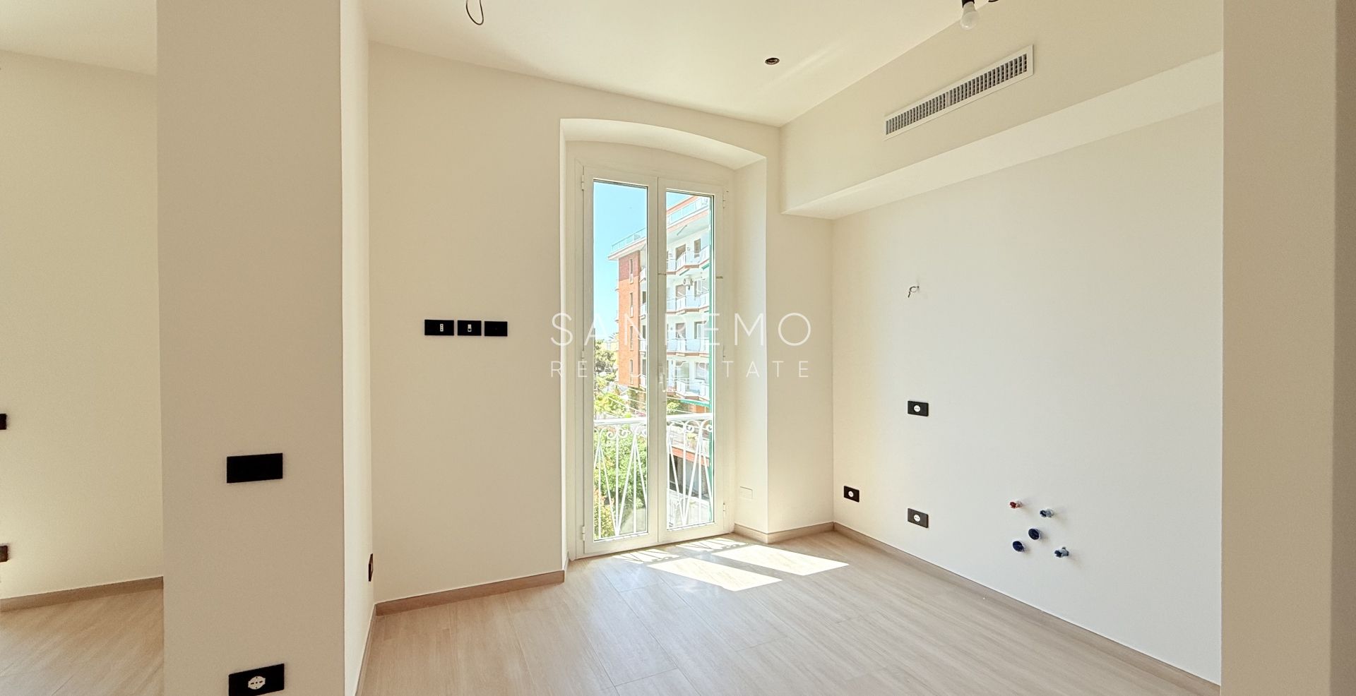 Modern New Apartment with Sea View, Balcony and Private Parking