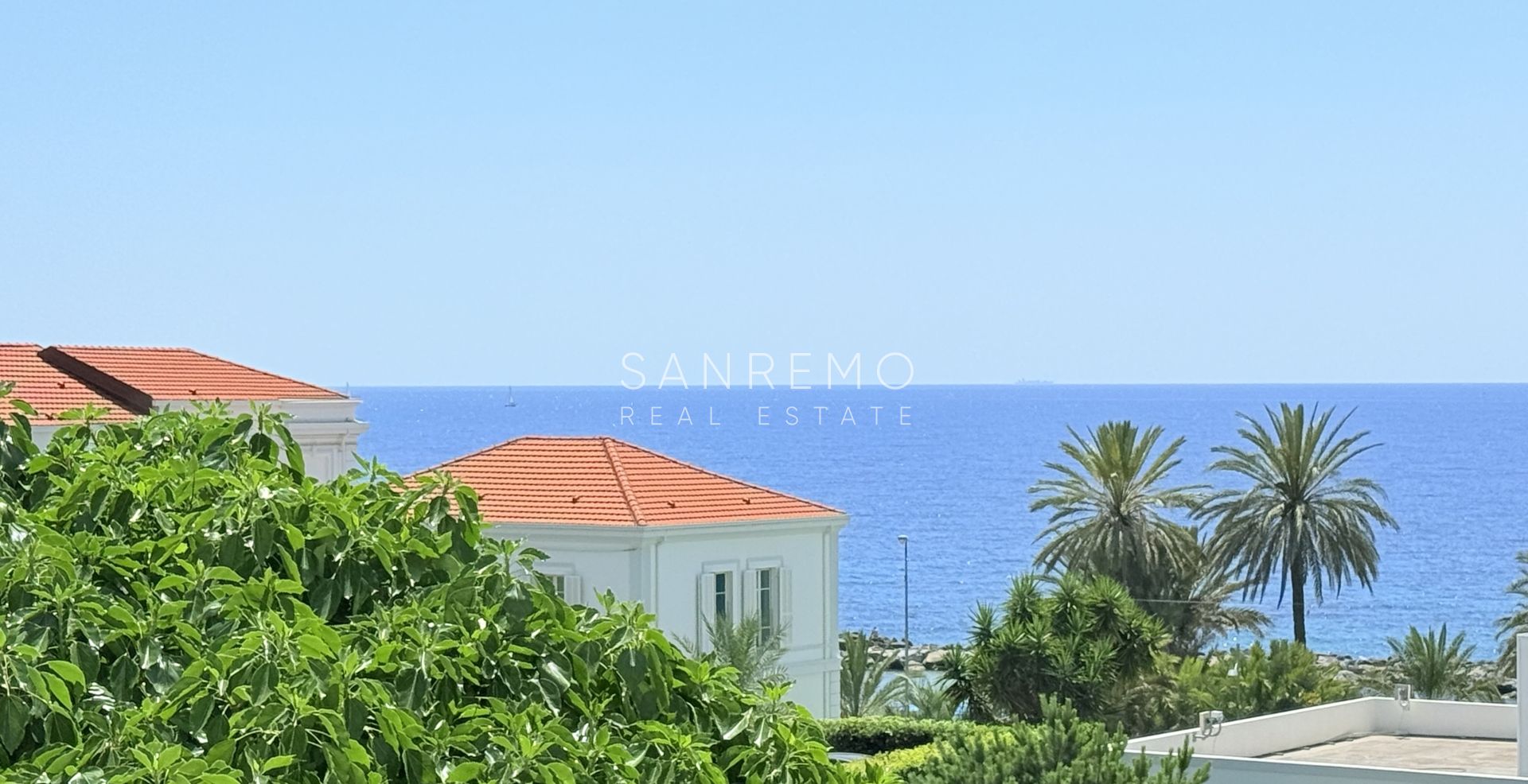 Modern New Apartment with Sea View, Balcony and Private Parking