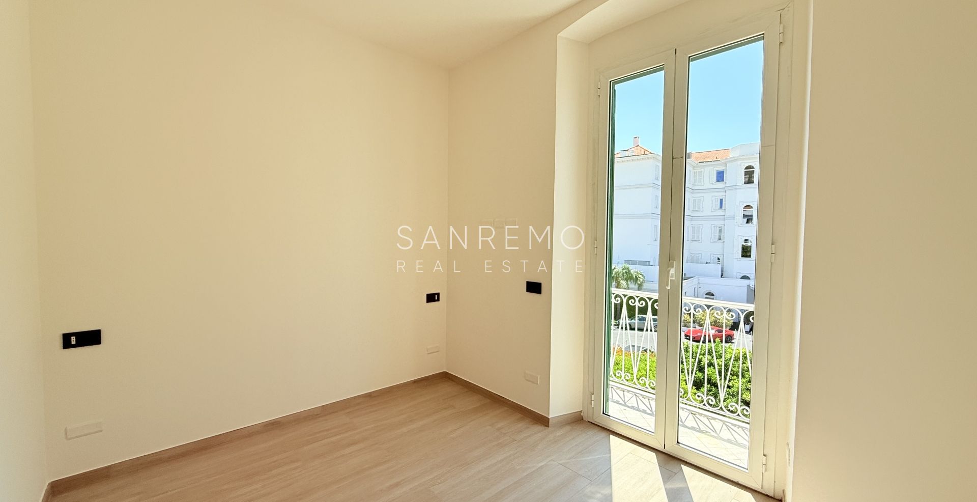 Modern New Apartment with Sea View, Balcony and Private Parking