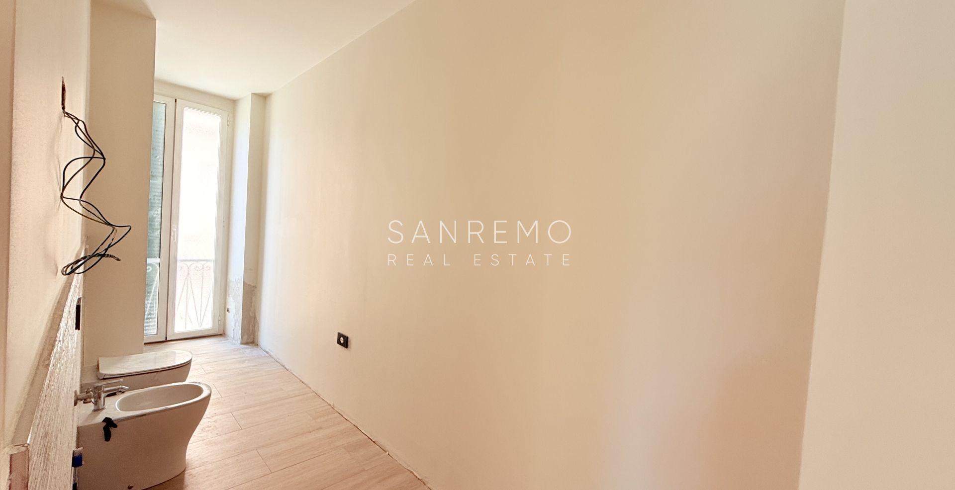 Modern New Apartment with Sea View, Balcony and Private Parking
