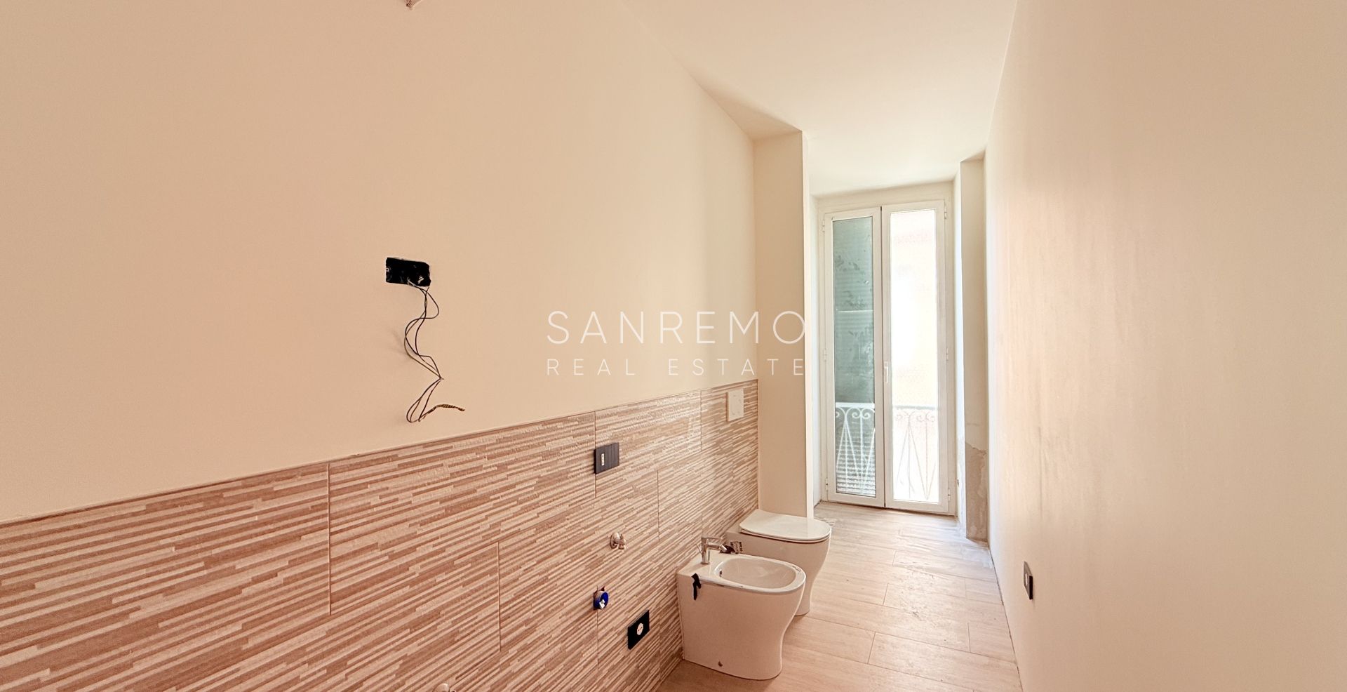 Modern New Apartment with Sea View, Balcony and Private Parking