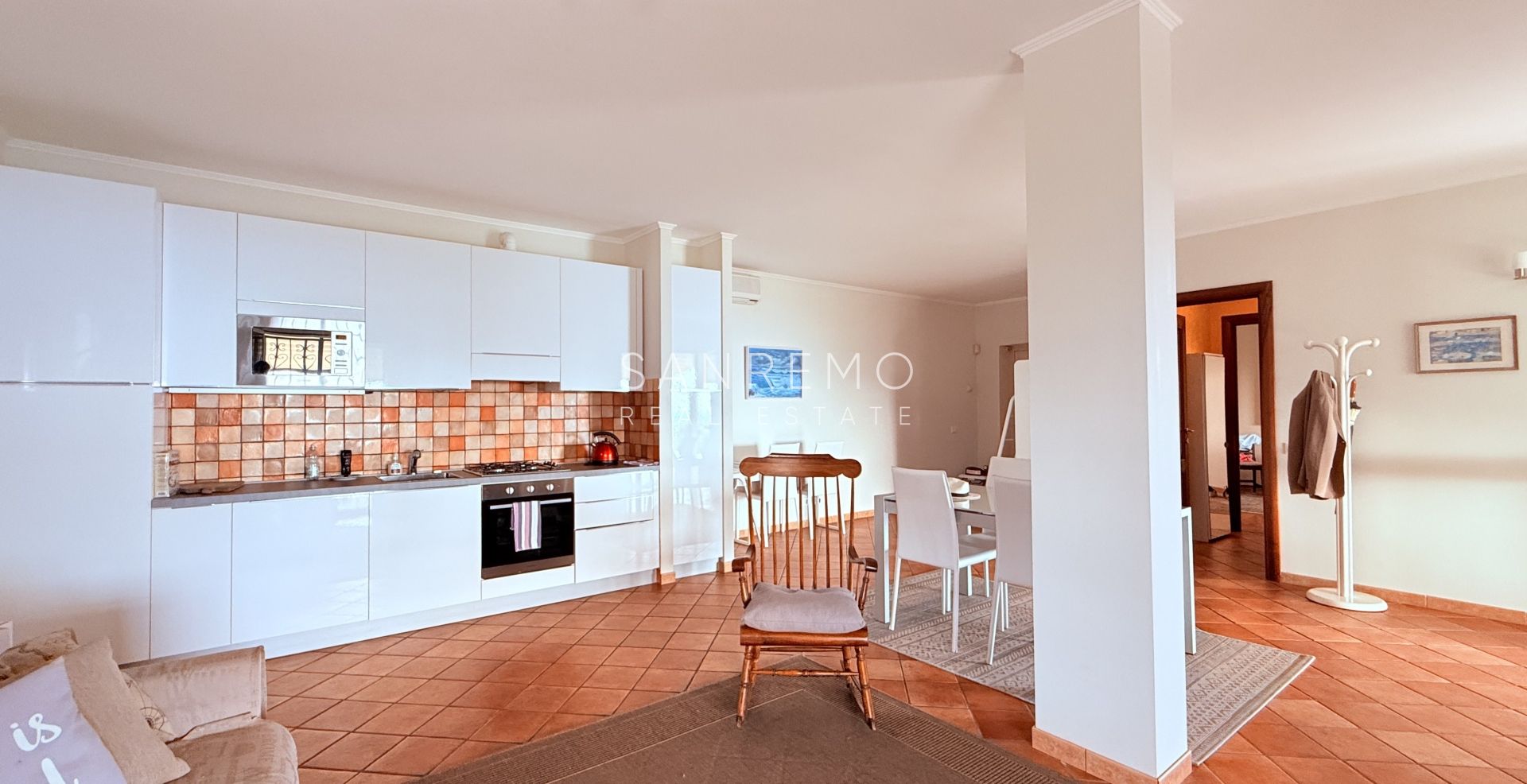 Prestigious villa with a swimming pool and breathtaking sea view