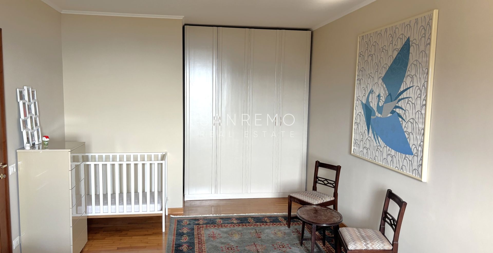 Prestigious villa with a swimming pool and breathtaking sea view