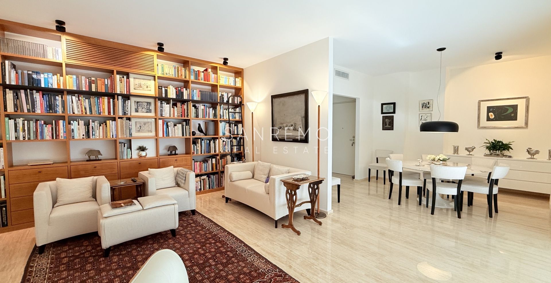 Prestigious penthouse with sea view